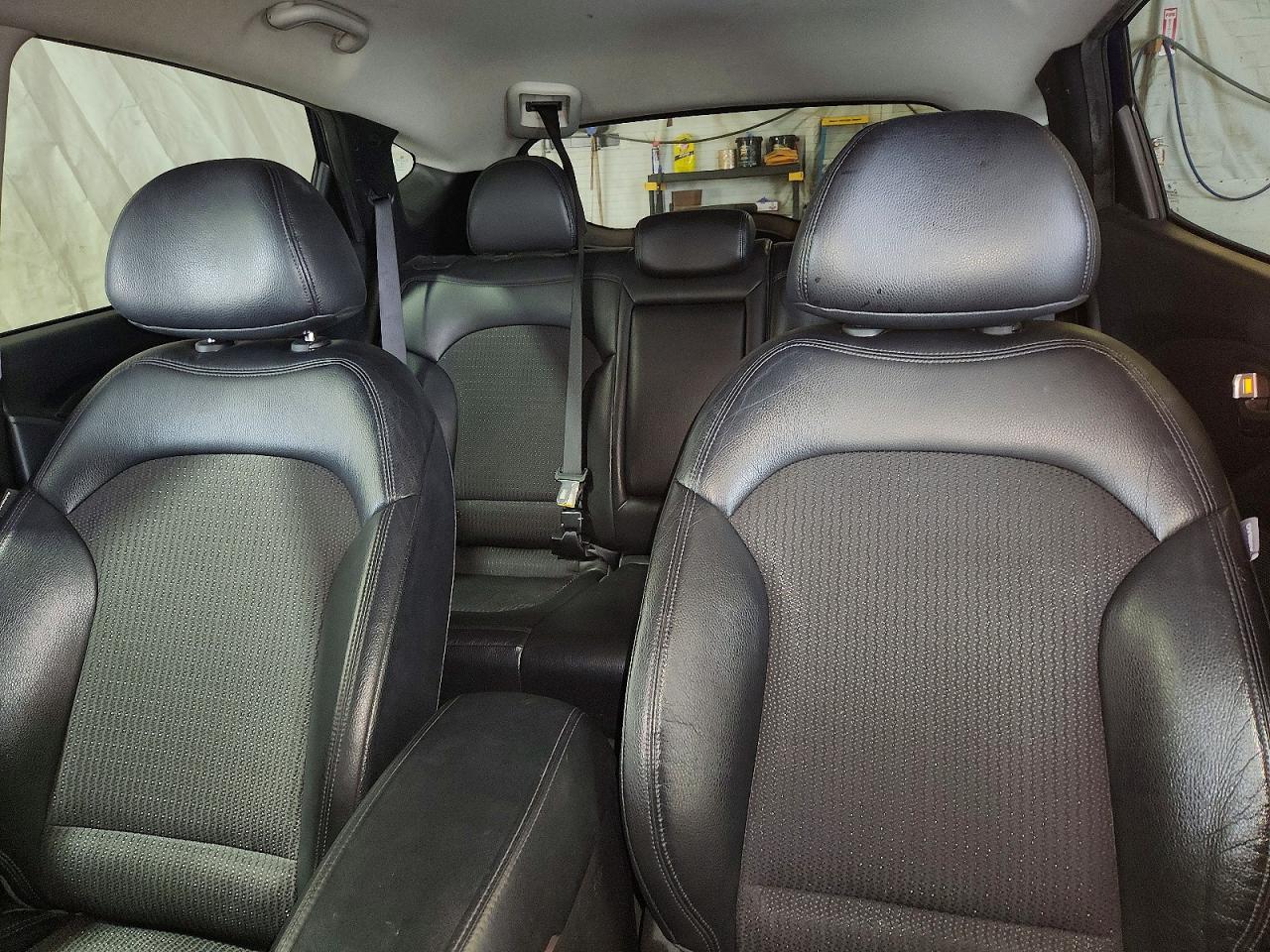 2011 Hyundai Tucson Gls Blue vin: KM8JUCAC8BU205401
