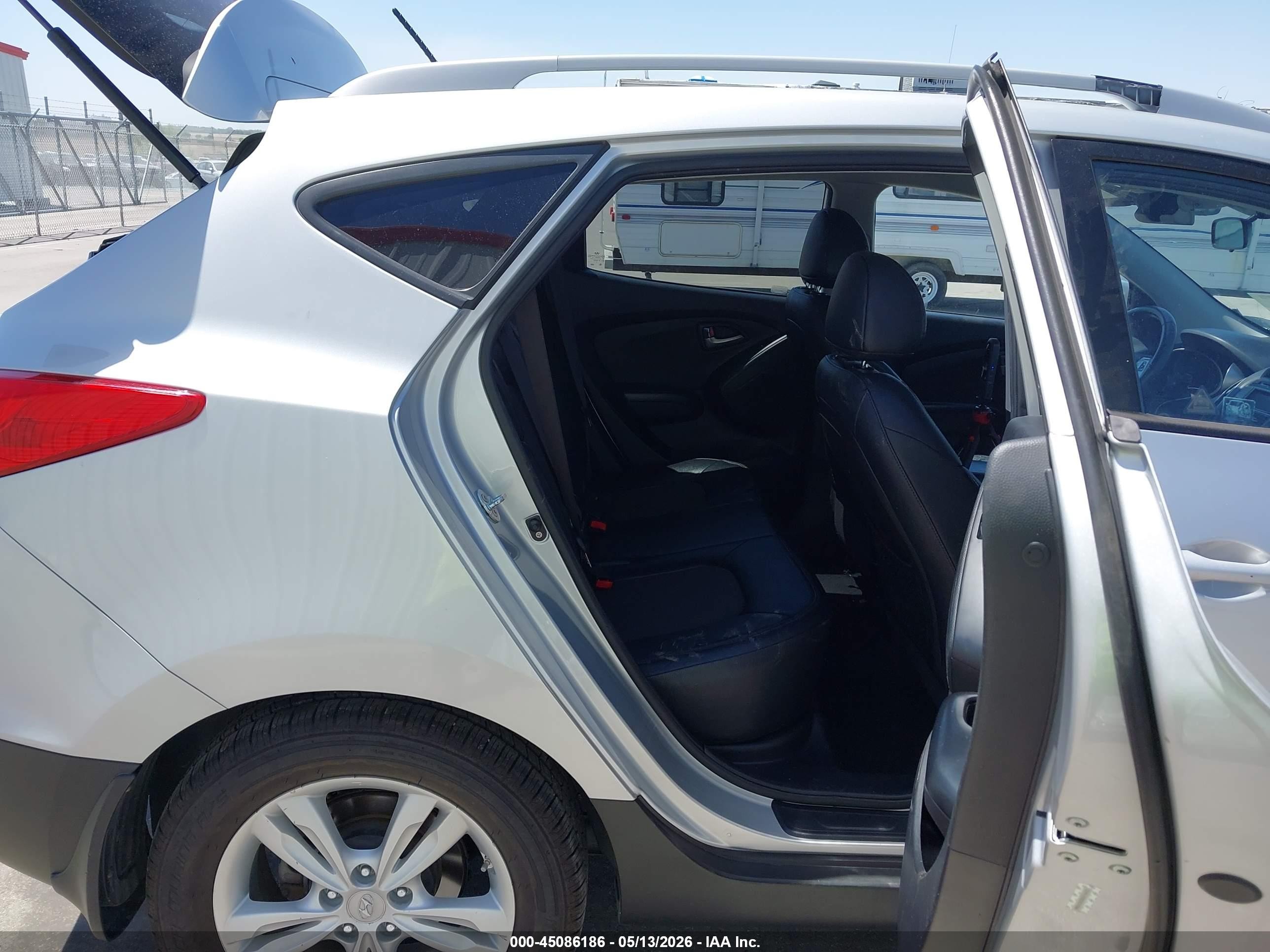 2011 Hyundai Tucson Gls Silver vin: KM8JUCAC8BU214650
