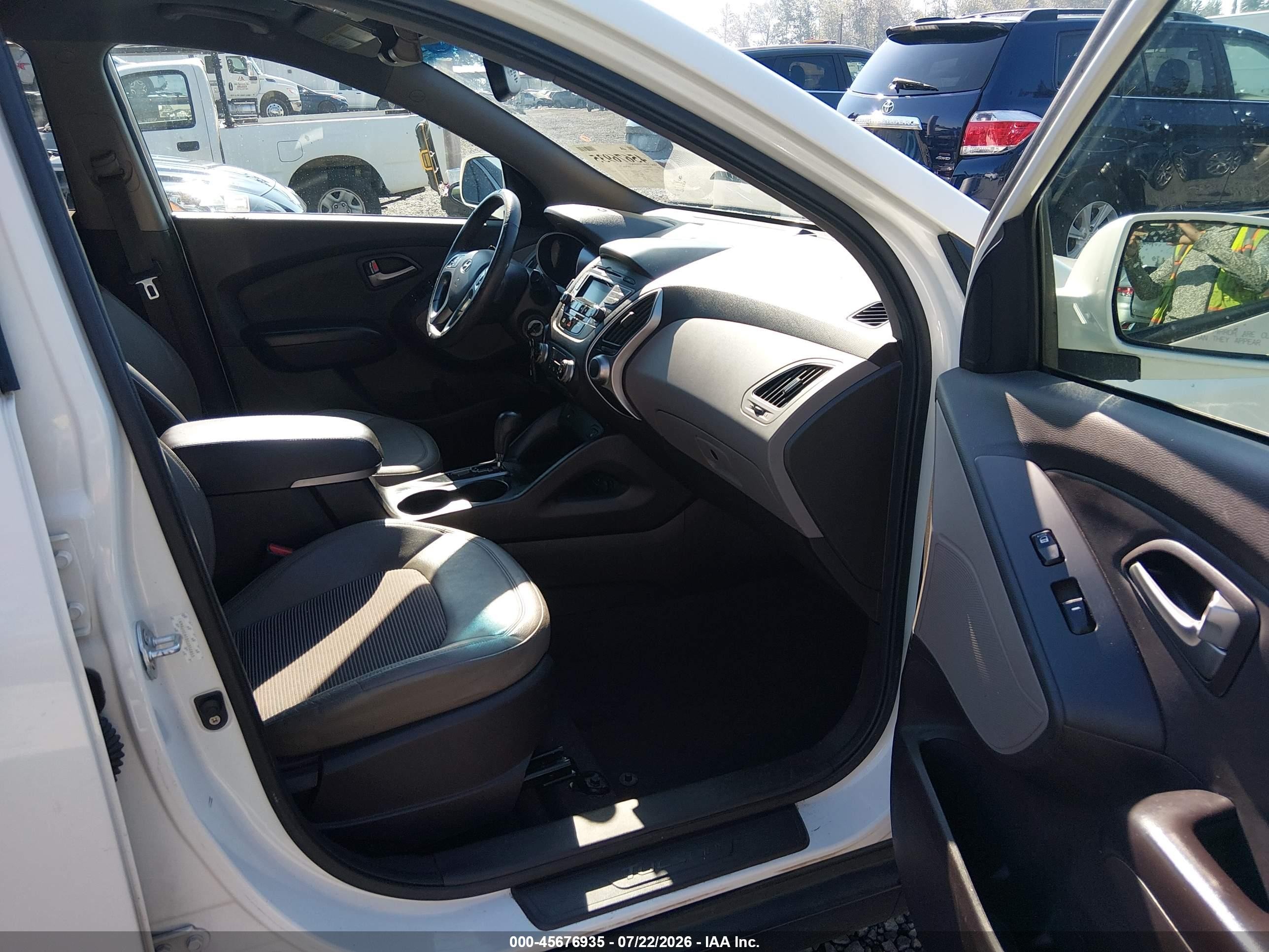 2012 Hyundai Tucson Gls White vin: KM8JUCAC8CU352853