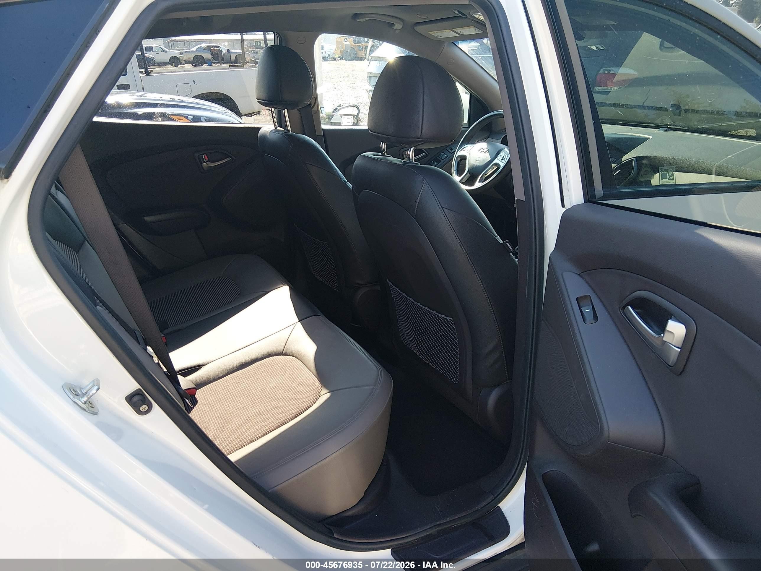 2012 Hyundai Tucson Gls White vin: KM8JUCAC8CU352853