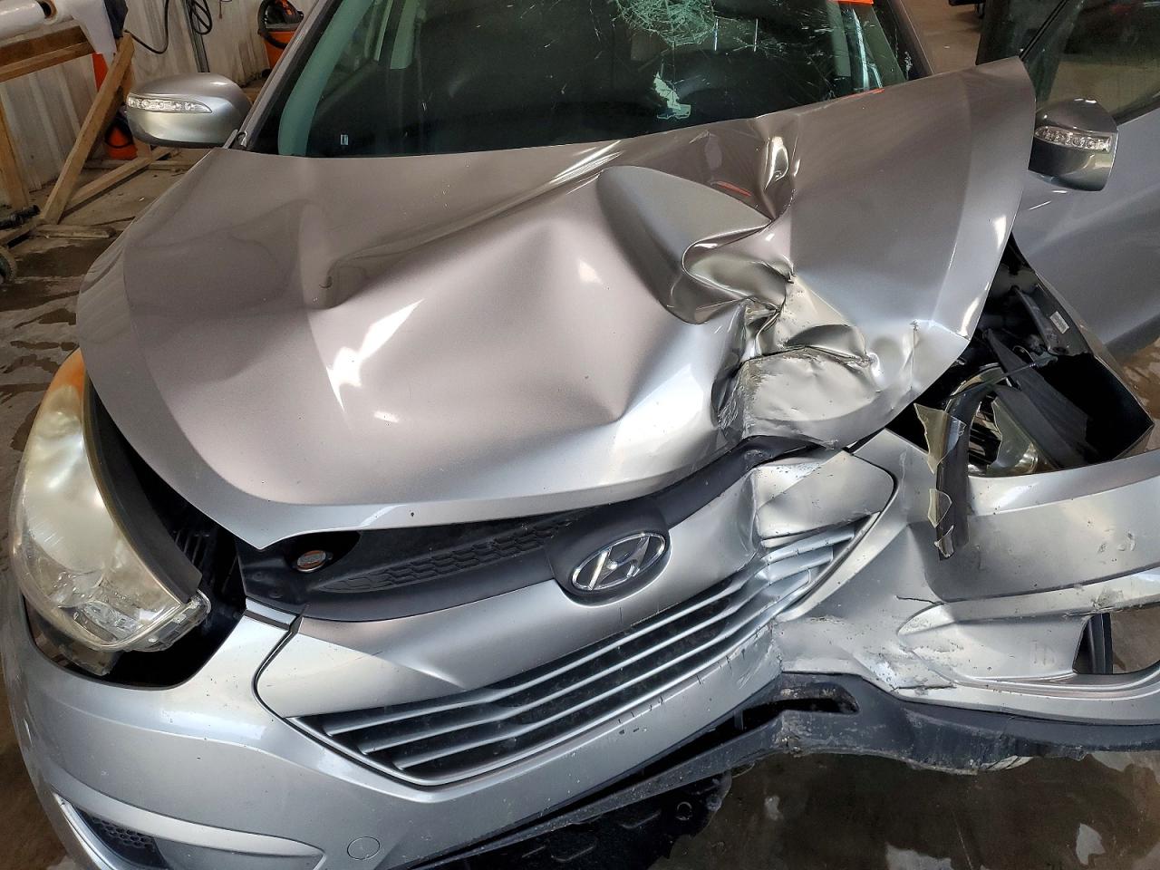 2012 Hyundai Tucson Gls Silver vin: KM8JUCAC8CU394536