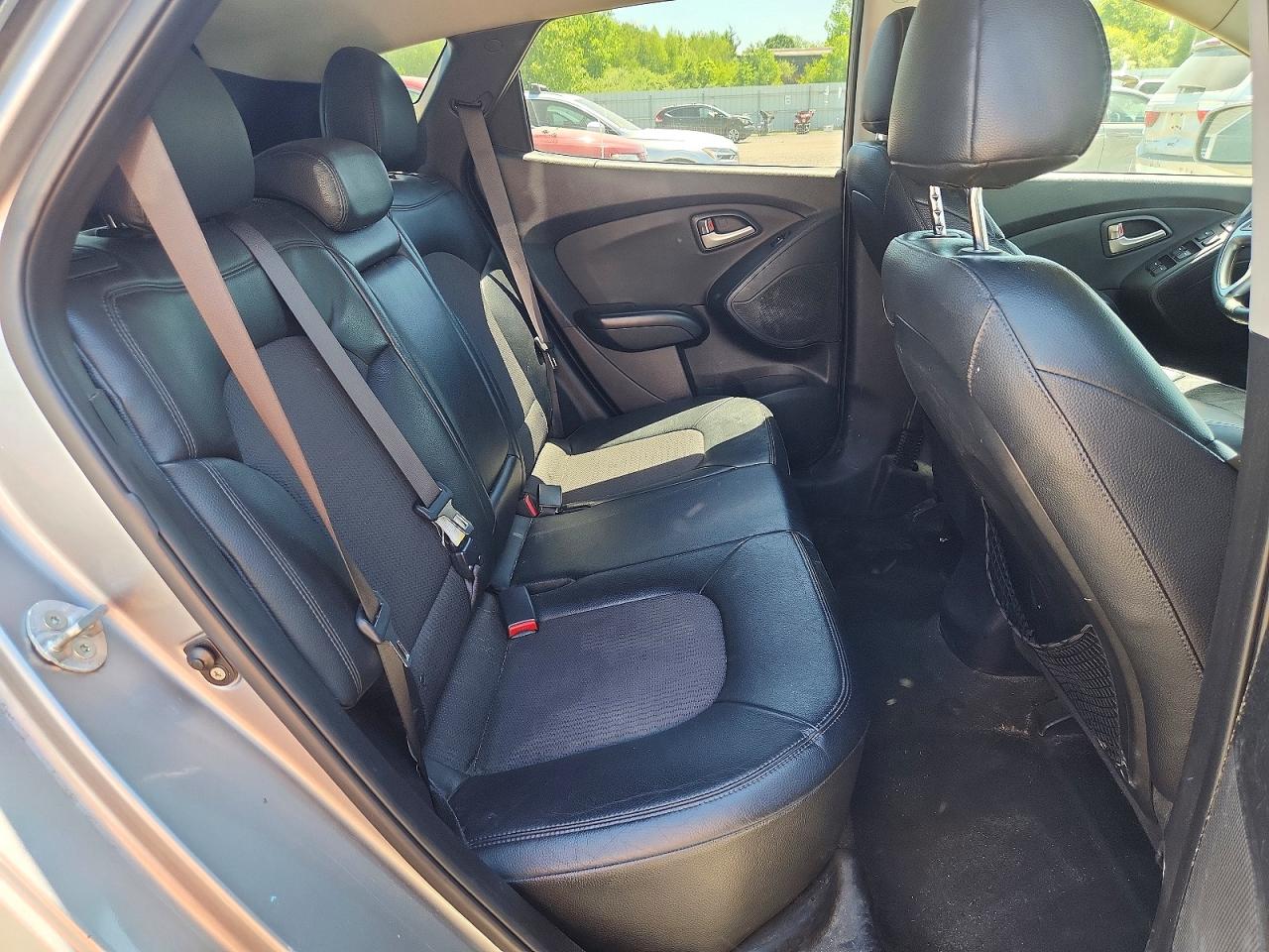 2012 Hyundai Tucson Gls Silver vin: KM8JUCAC8CU466741
