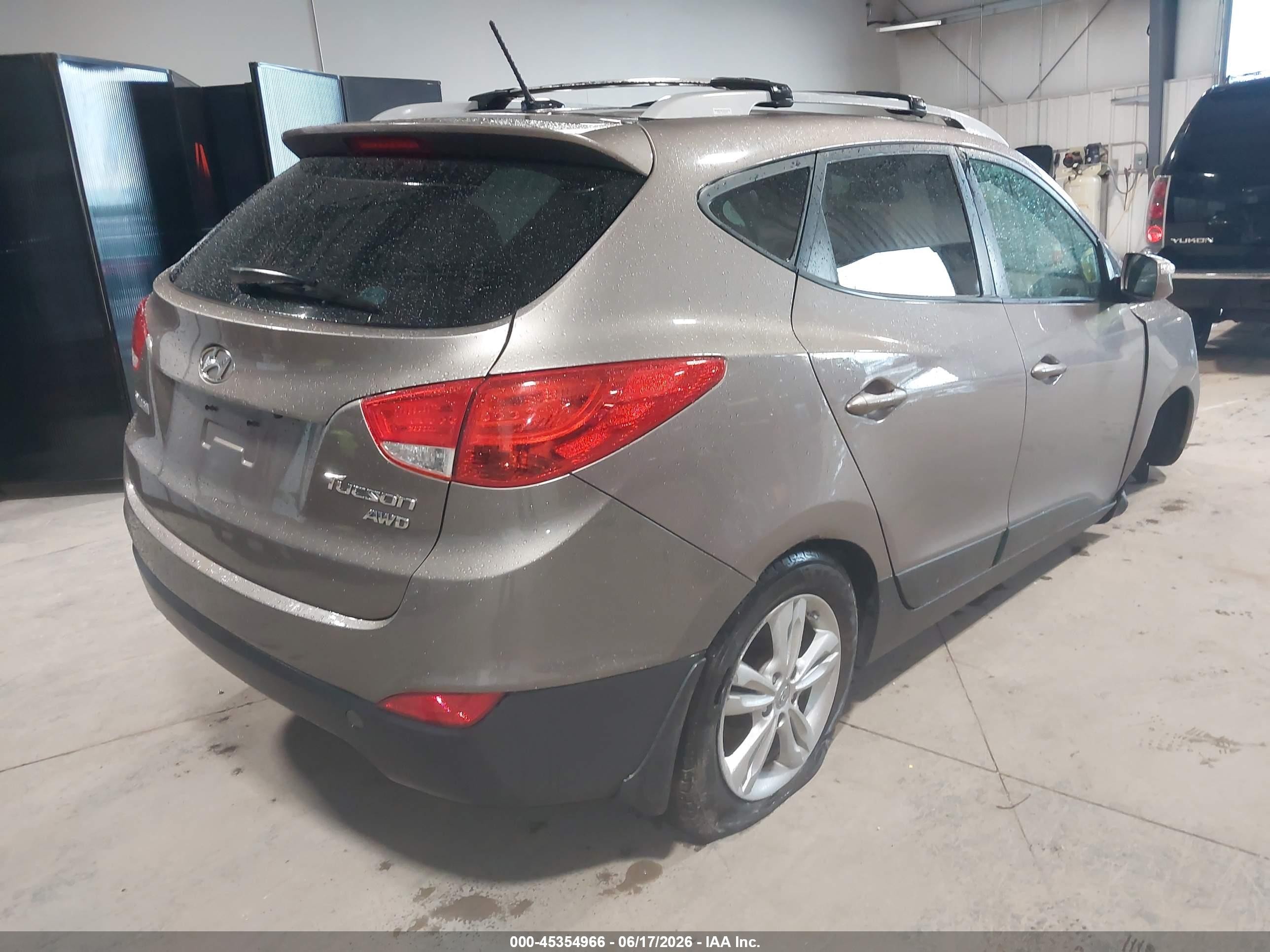 2013 Hyundai Tucson Gls Brown vin: KM8JUCAC8DU686544