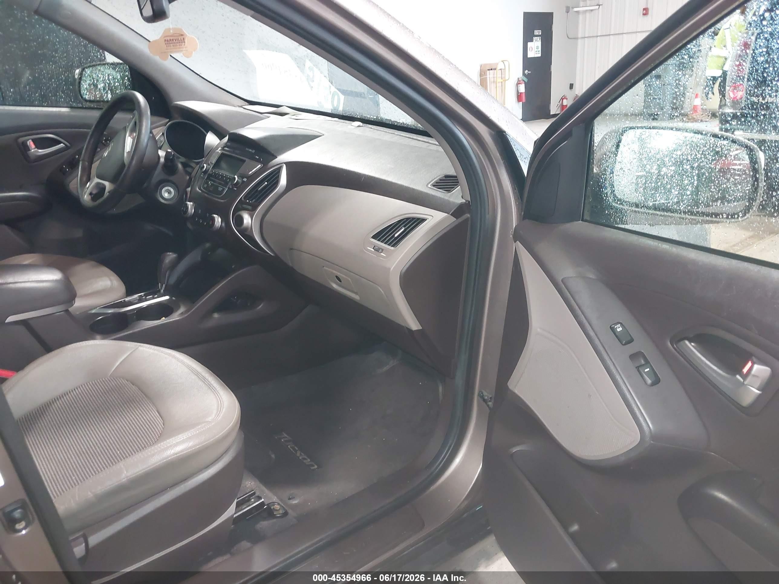 2013 Hyundai Tucson Gls Brown vin: KM8JUCAC8DU686544