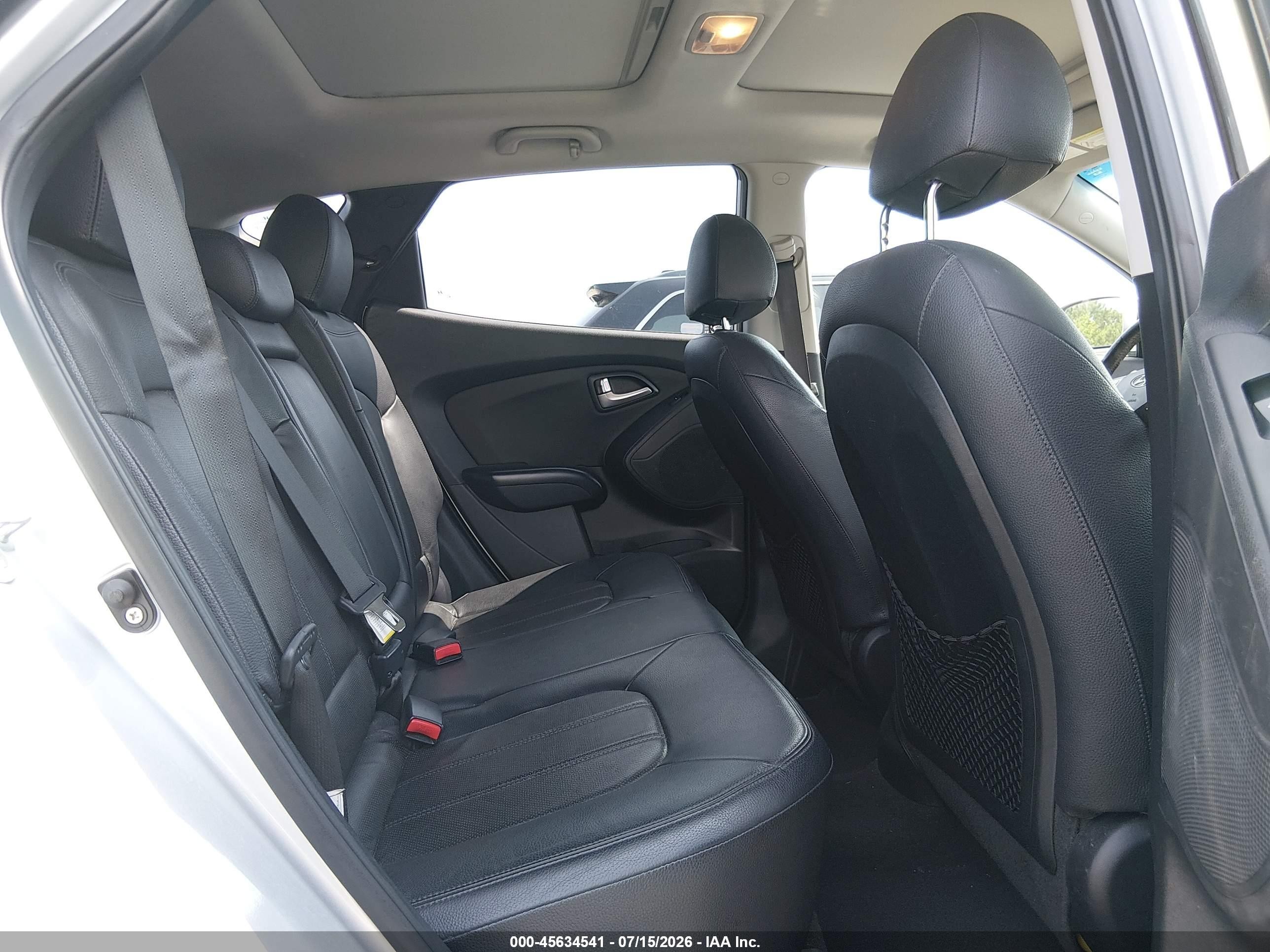 2013 Hyundai Tucson Limited Silver vin: KM8JUCAC8DU726329