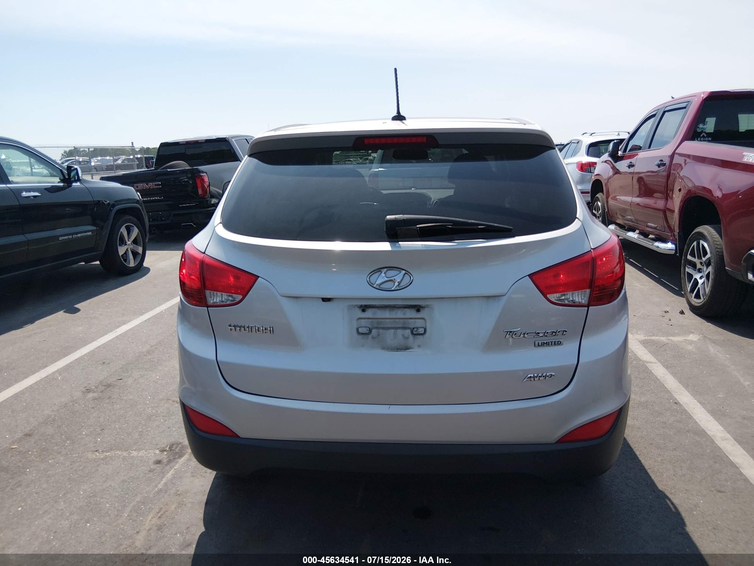 2013 Hyundai Tucson Limited Silver vin: KM8JUCAC8DU726329