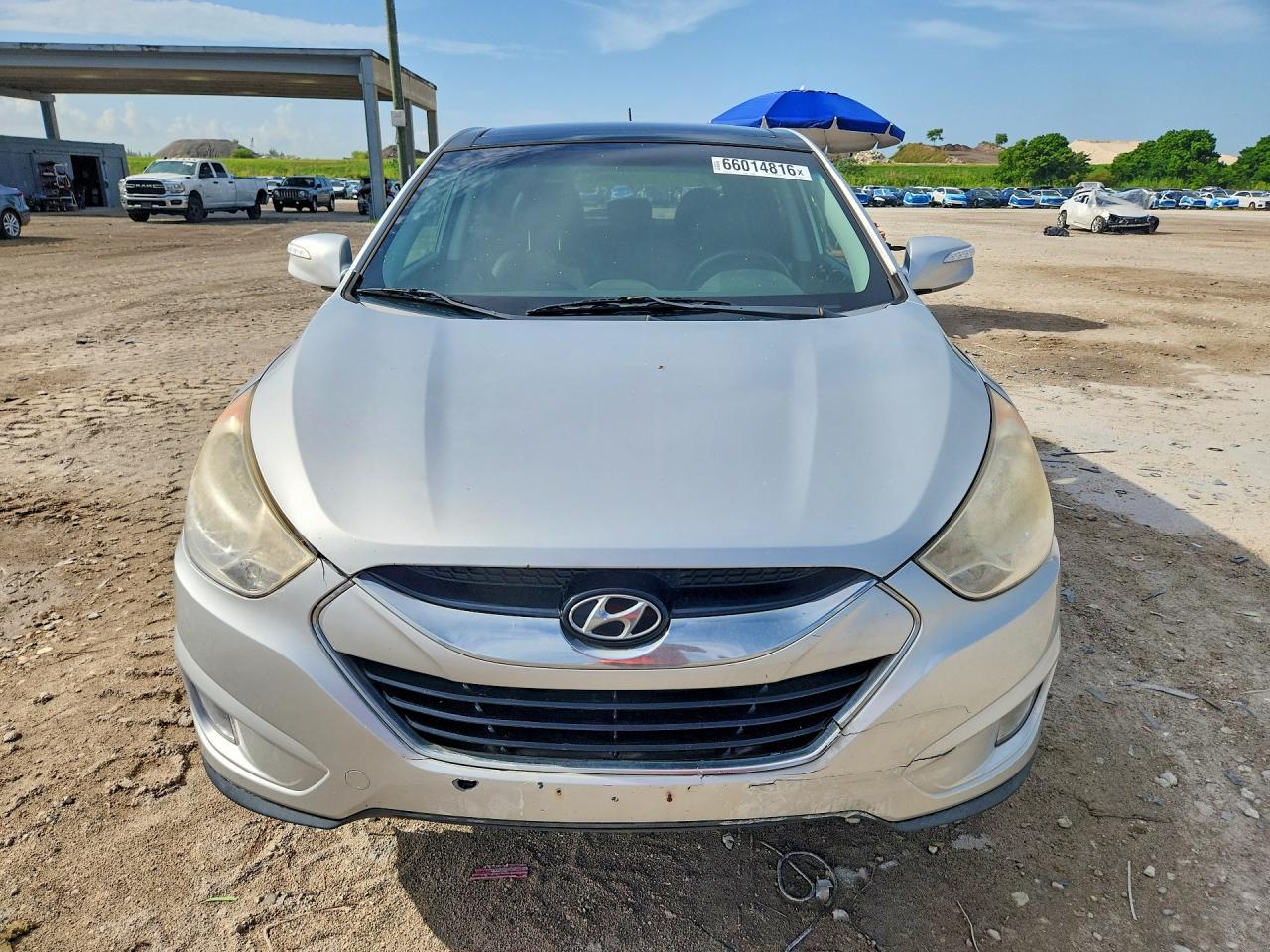 2010 Hyundai Tucson Limited Silver vin: KM8JUCAC9AU021633