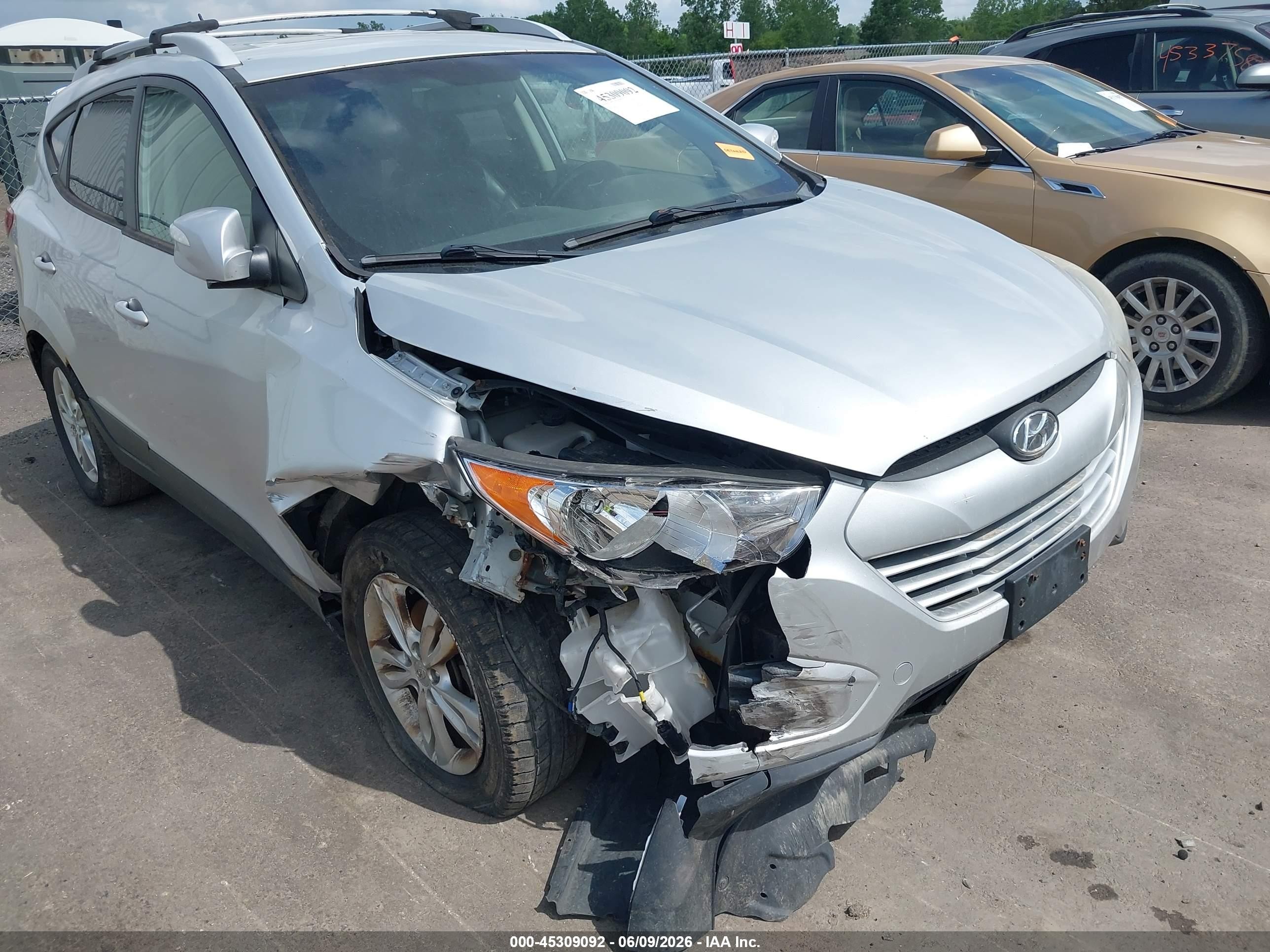 2012 Hyundai Tucson Gls Silver vin: KM8JUCAC9CU396666