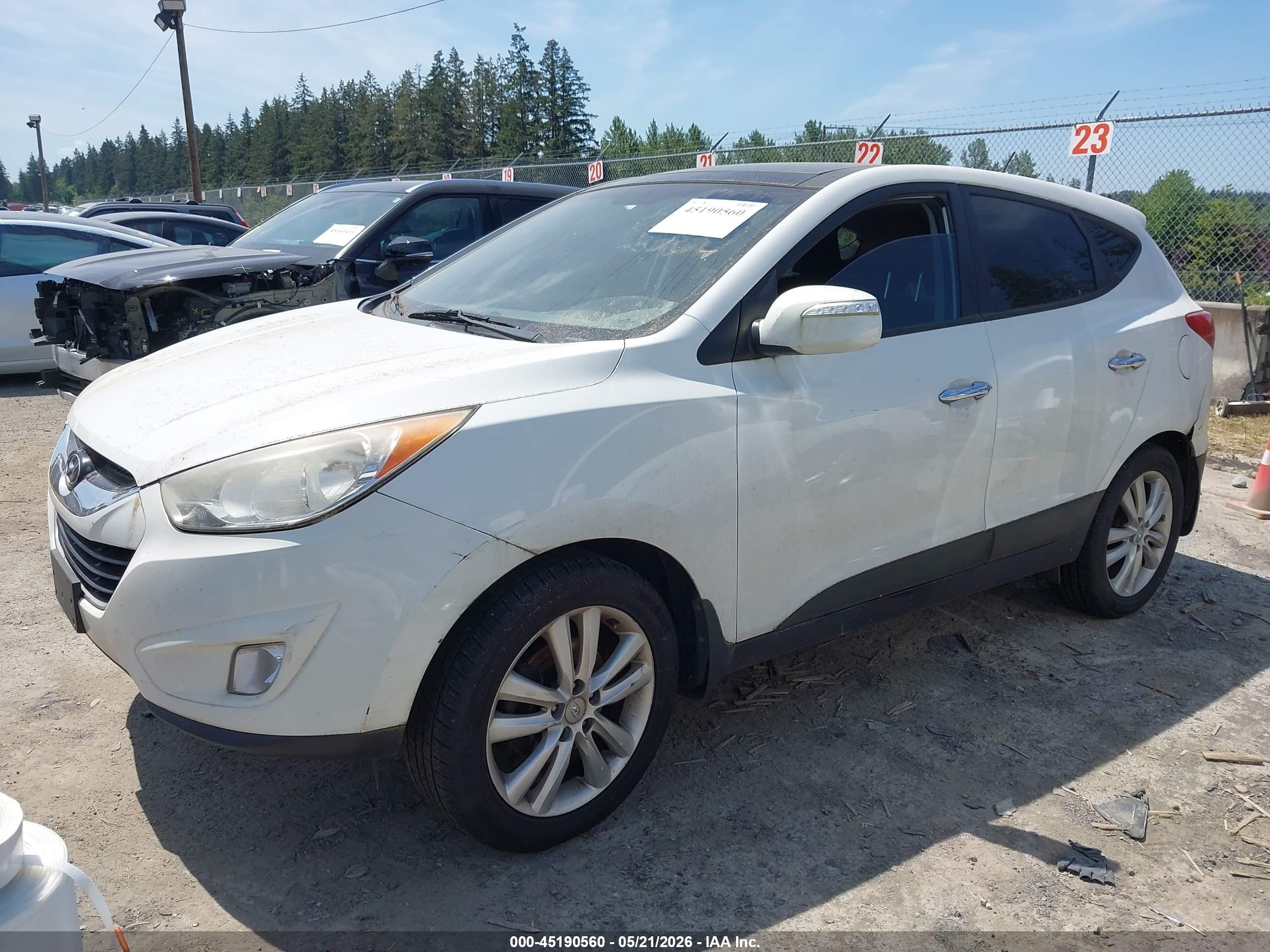 2012 Hyundai Tucson Limited White vin: KM8JUCAC9CU537574