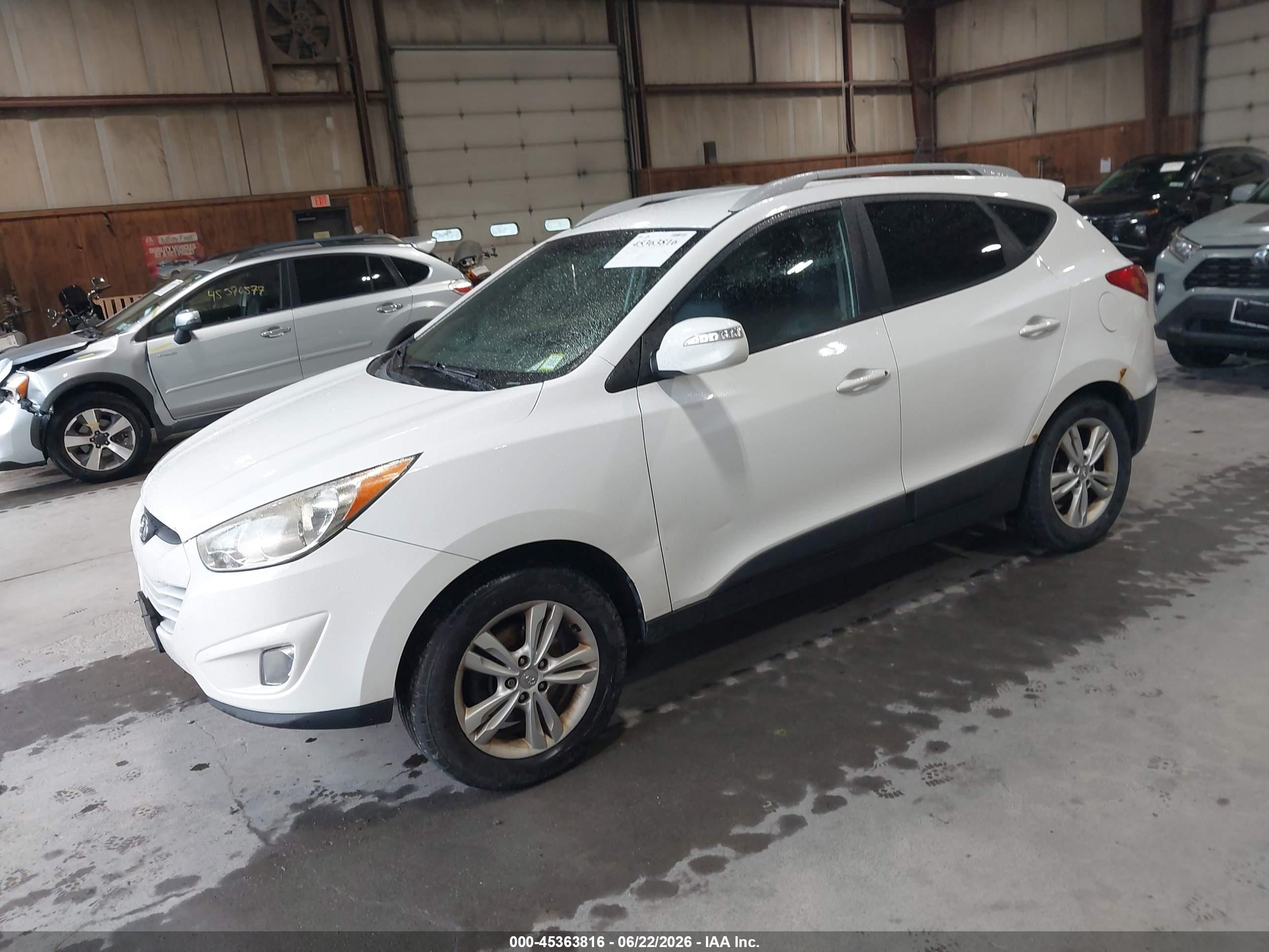2013 Hyundai Tucson Gls White vin: KM8JUCAC9DU696788