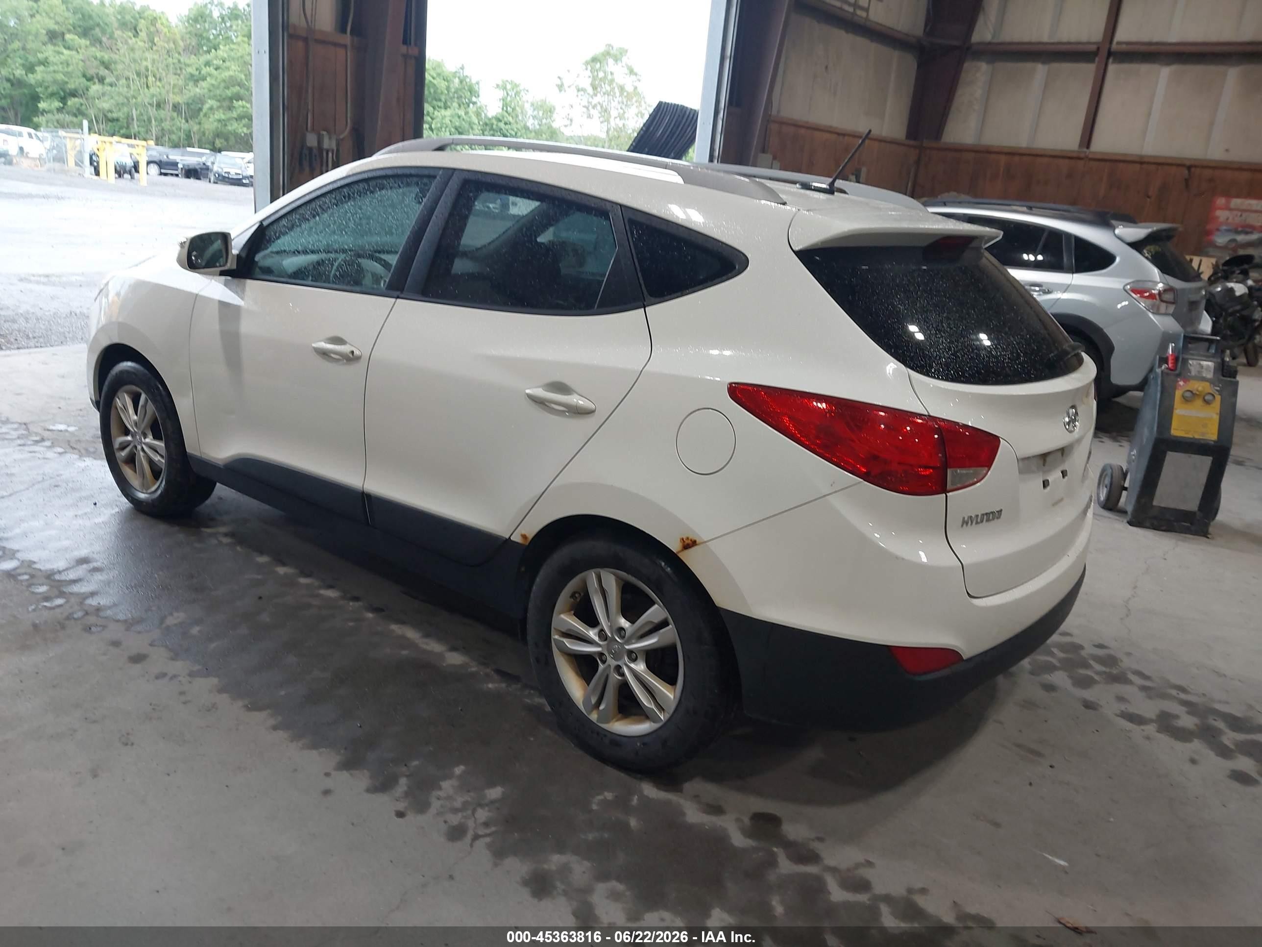 2013 Hyundai Tucson Gls White vin: KM8JUCAC9DU696788
