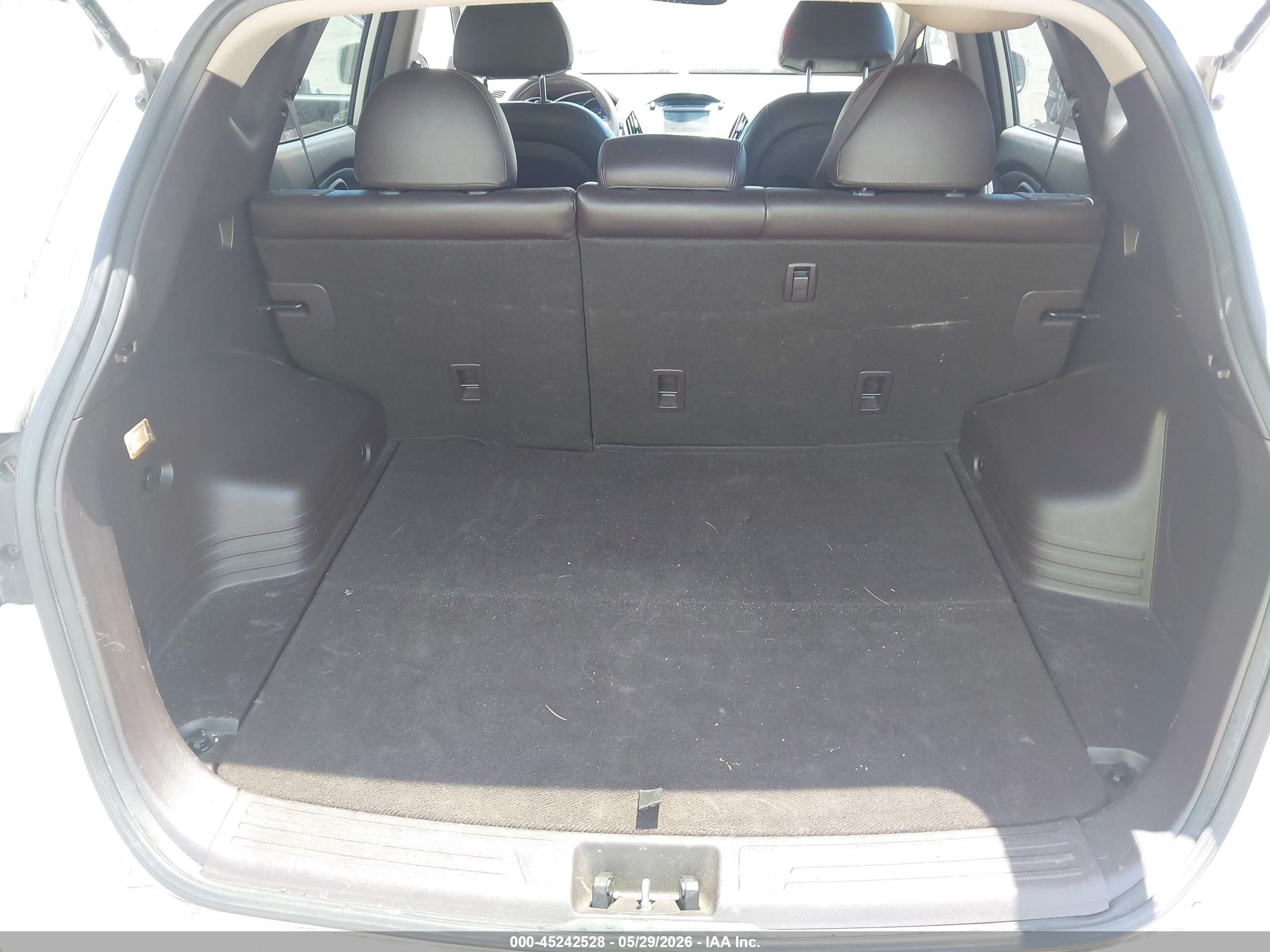 2011 Hyundai Tucson Limited White vin: KM8JUCACXBU255667