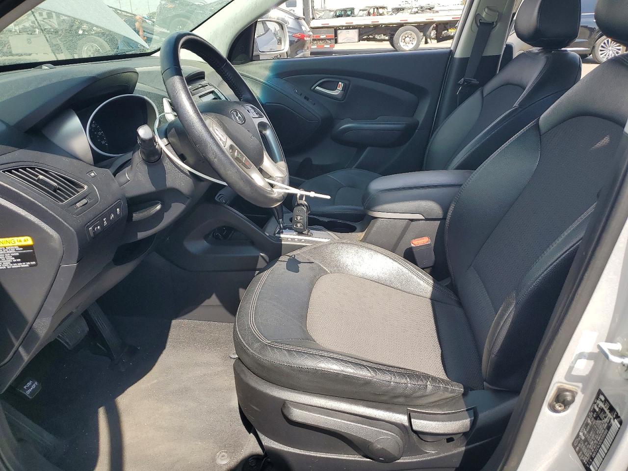 2013 Hyundai Tucson Gls Silver vin: KM8JUCACXDU555566
