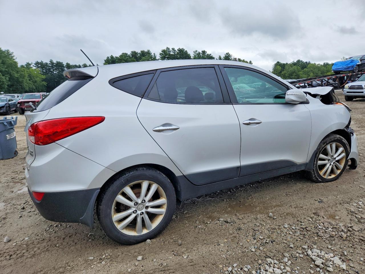 2013 Hyundai Tucson Limited Silver vin: KM8JUCACXDU610971