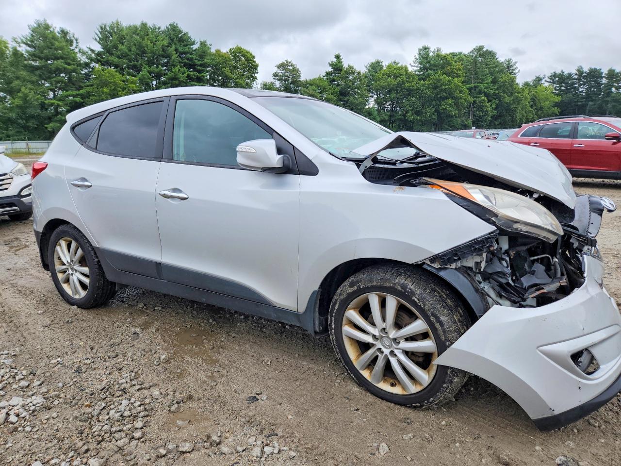 2013 Hyundai Tucson Limited Silver vin: KM8JUCACXDU610971