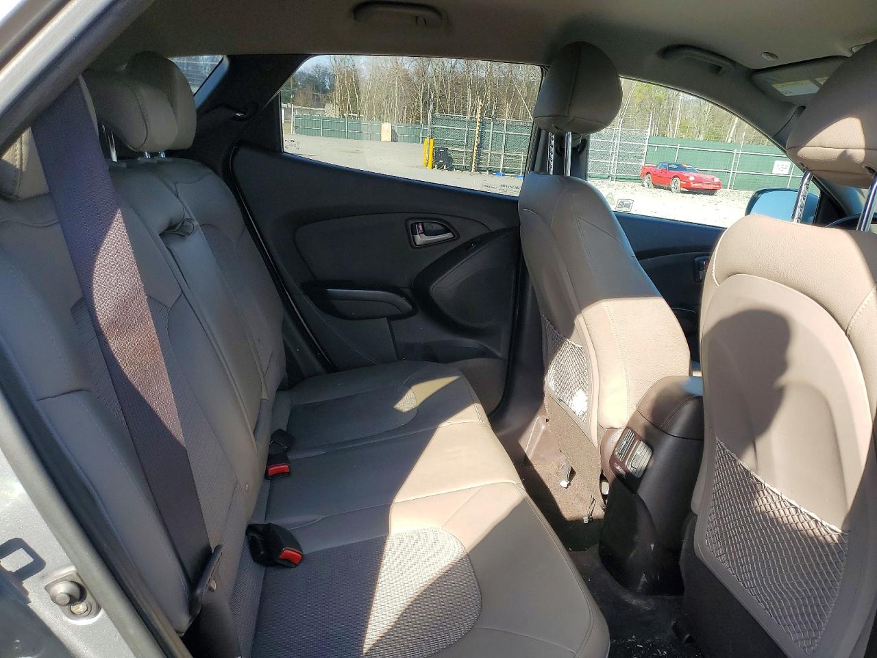 2014 Hyundai Tucson Se Silver vin: KM8JUCAG0EU930773