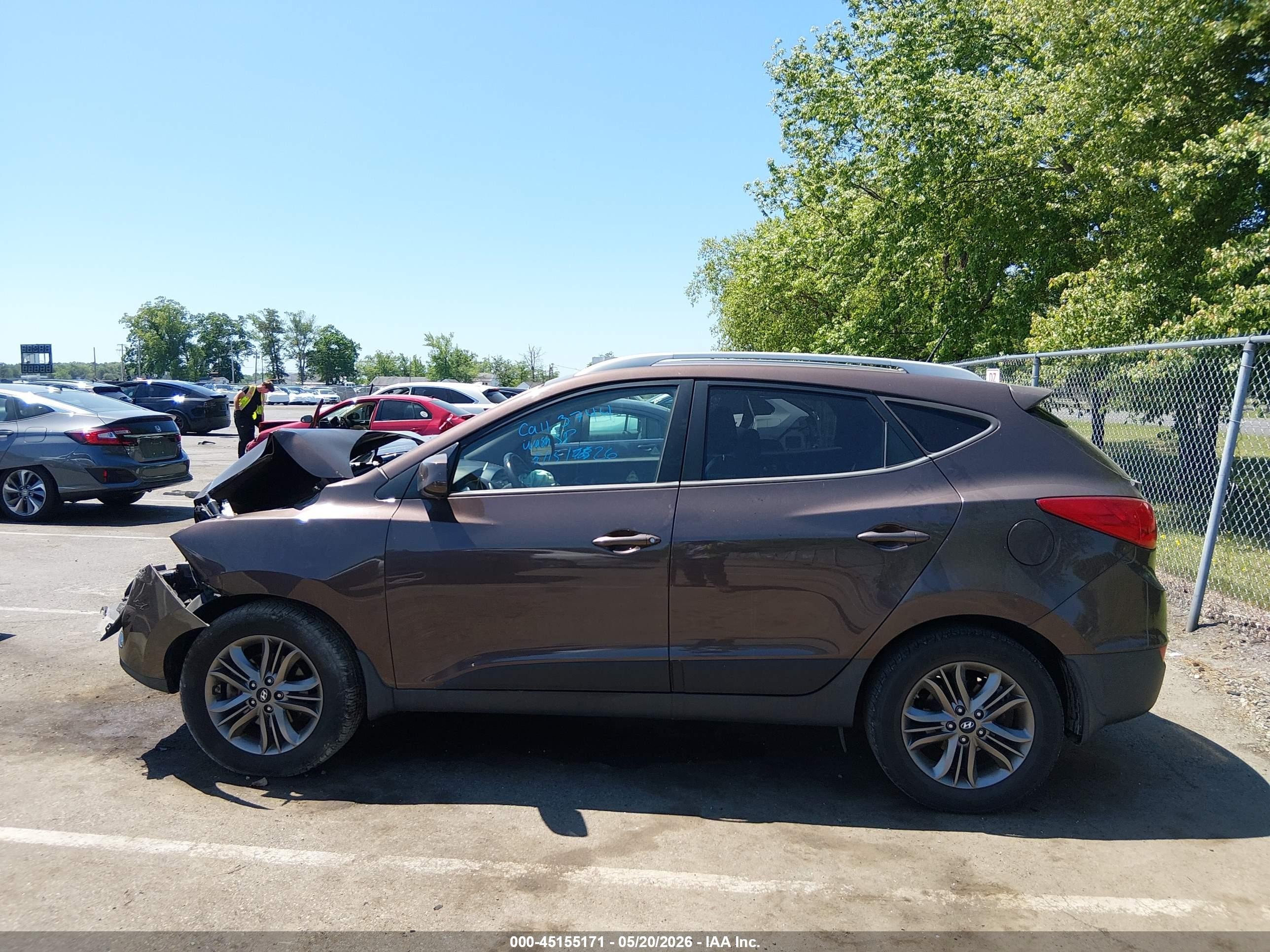 2014 Hyundai Tucson Se Коричневый vin: KM8JUCAG1EU844890