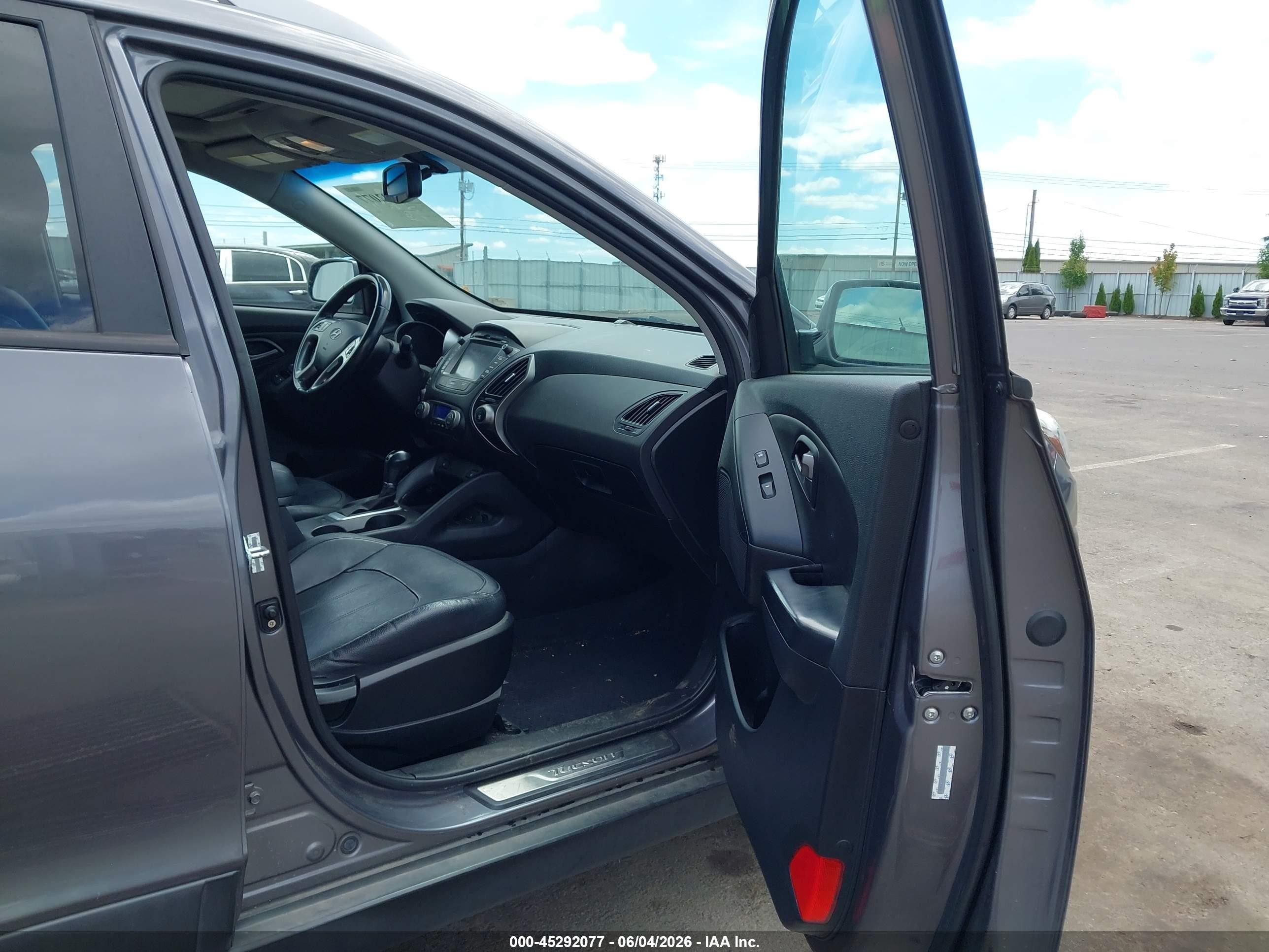 2014 Hyundai Tucson Limited Gray vin: KM8JUCAG1EU900083