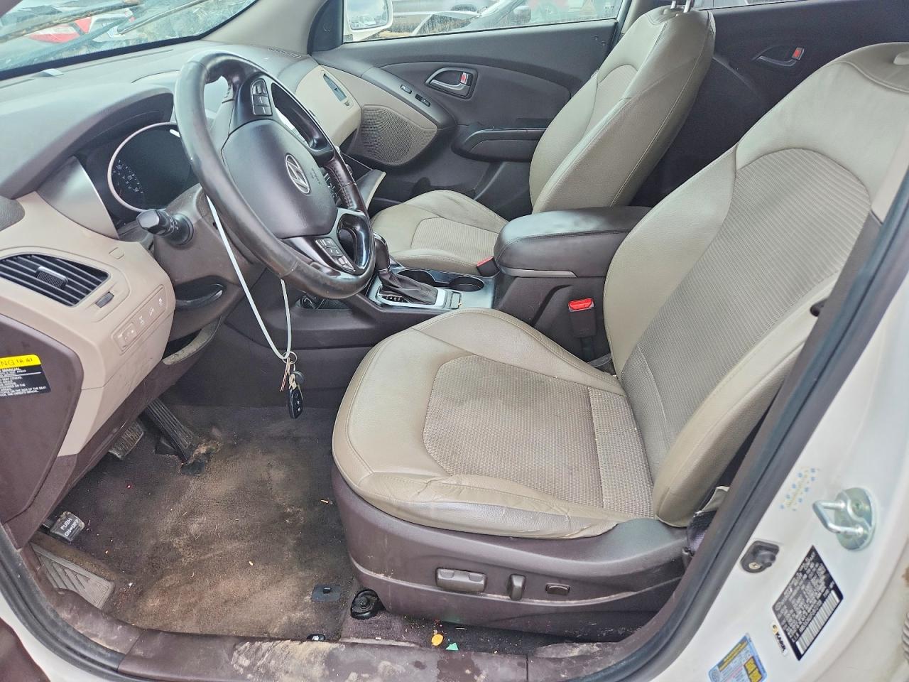 2015 Hyundai Tucson Se White vin: KM8JUCAG1FU972709