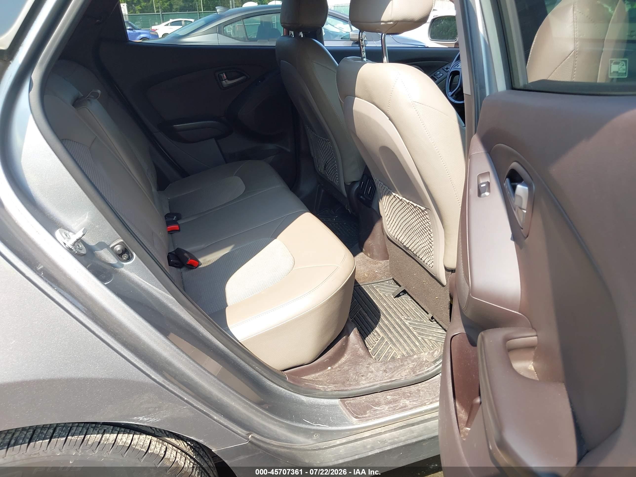 2014 Hyundai Tucson Se Silver vin: KM8JUCAG2EU806164
