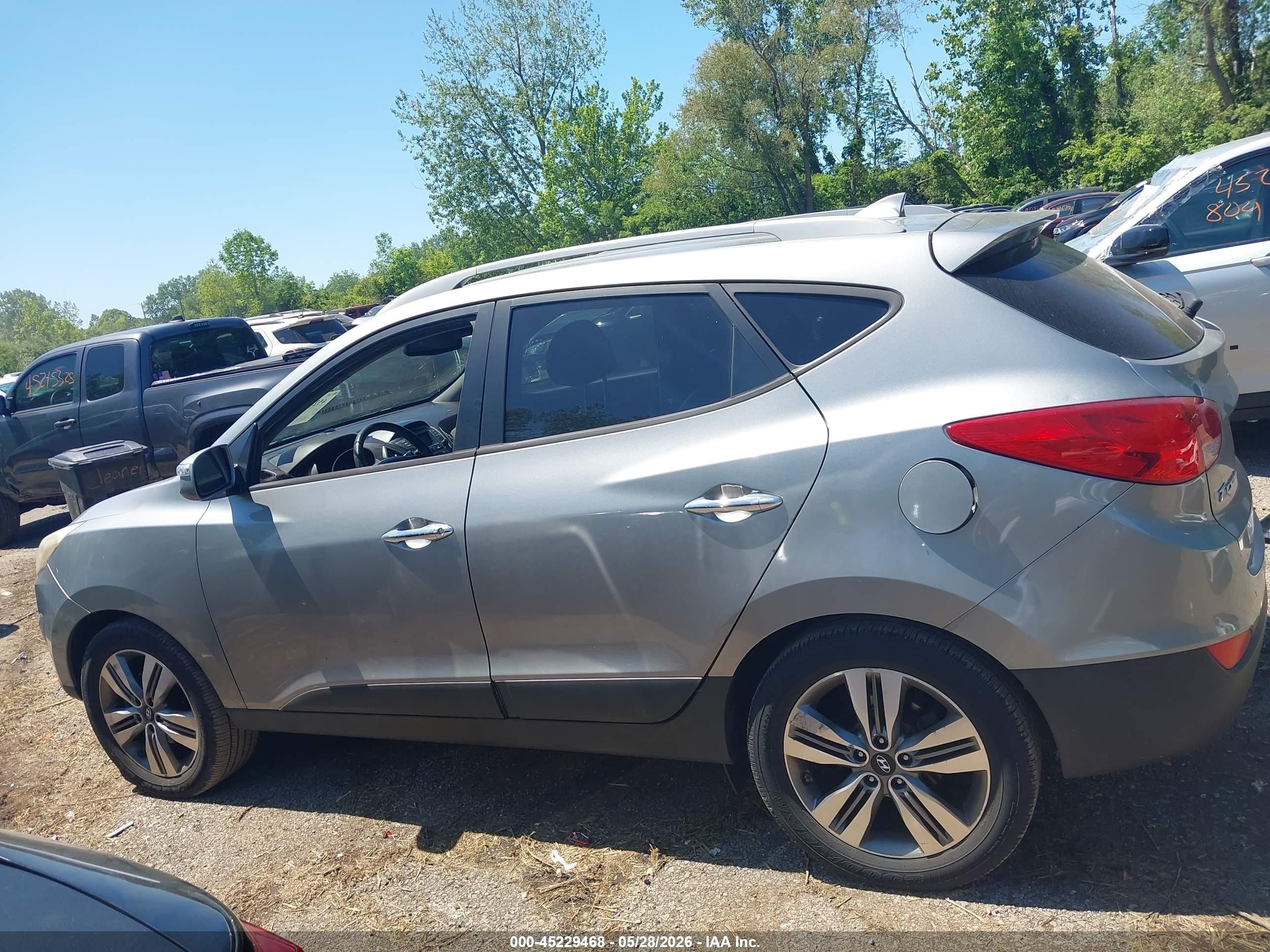 2014 Hyundai Tucson Limited Silver vin: KM8JUCAG3EU799533