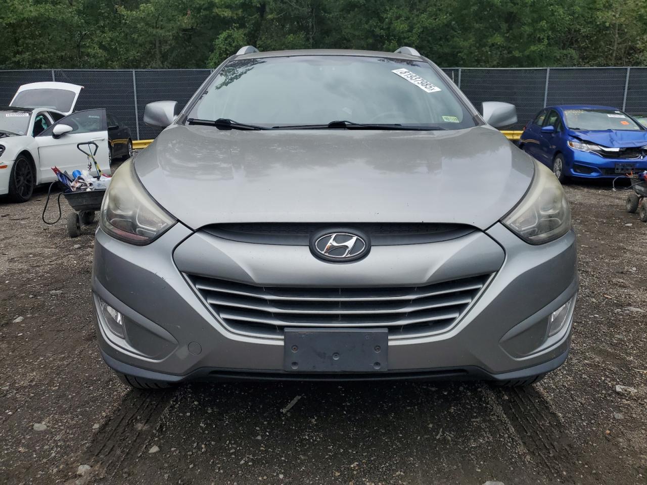 2015 Hyundai Tucson Limited Серебряный vin: KM8JUCAG3FU000528
