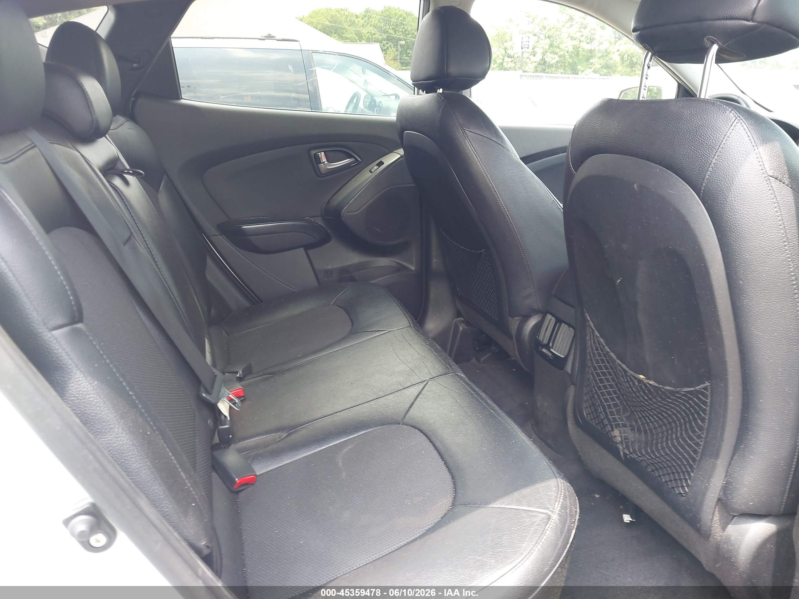 2015 Hyundai Tucson Se Серебряный vin: KM8JUCAG3FU052371