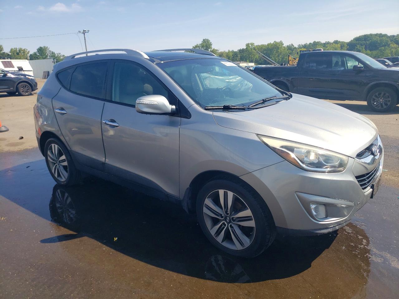 2015 Hyundai Tucson Limited Silver vin: KM8JUCAG4FU110231