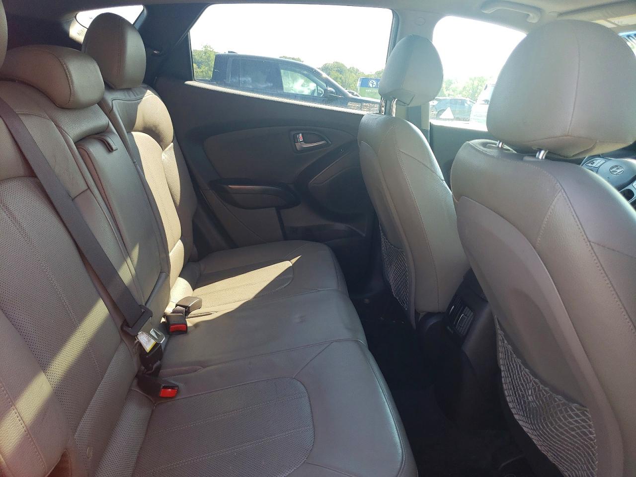 2015 Hyundai Tucson Limited Silver vin: KM8JUCAG4FU110231