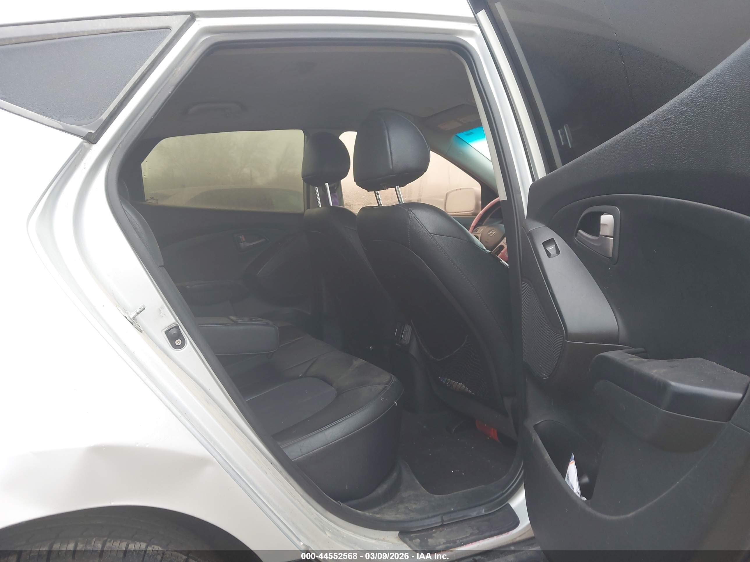 2014 Hyundai Tucson Se Silver vin: KM8JUCAG5EU826599