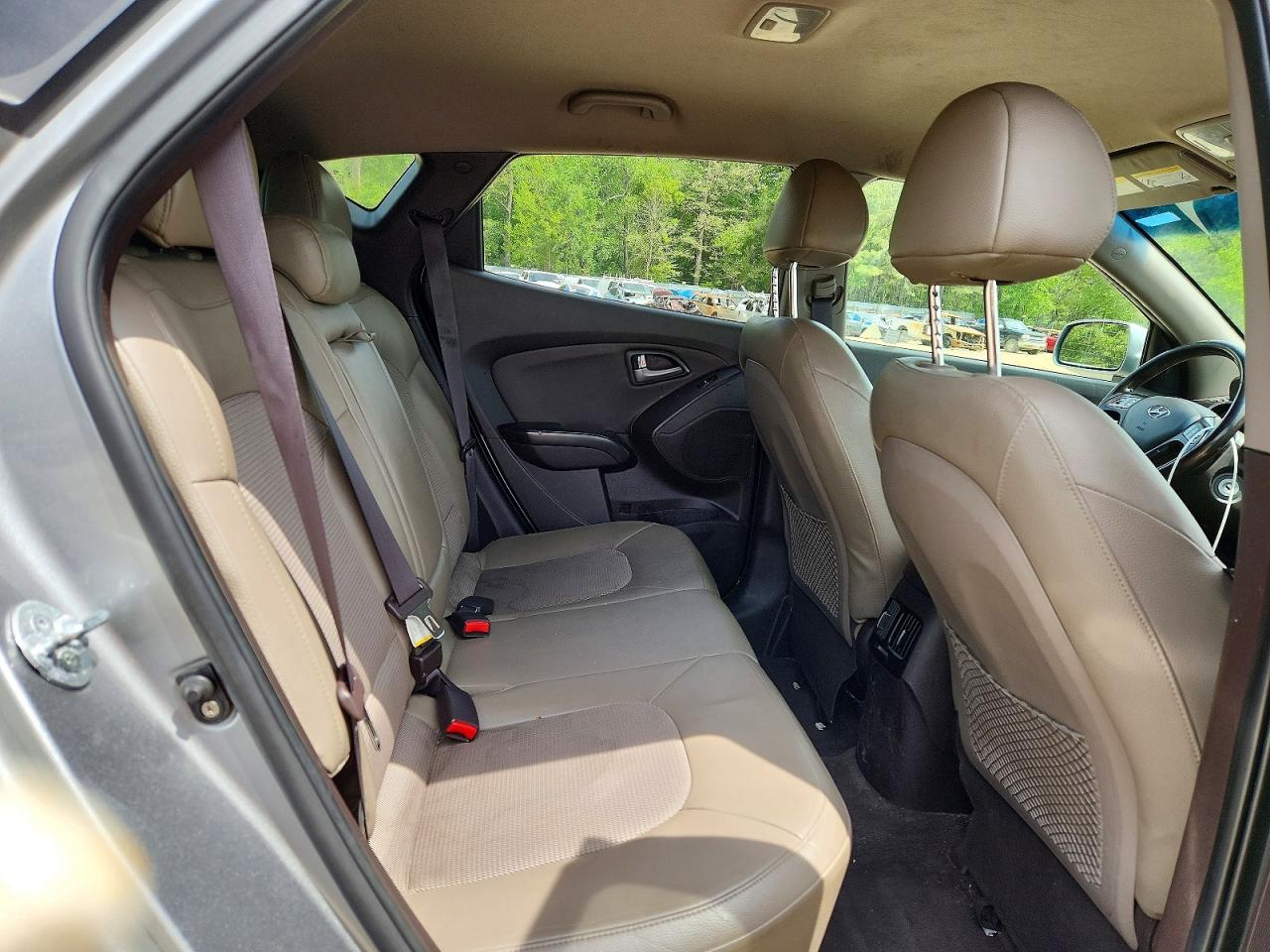 2015 Hyundai Tucson Серебряный vin: KM8JUCAG5FU108276