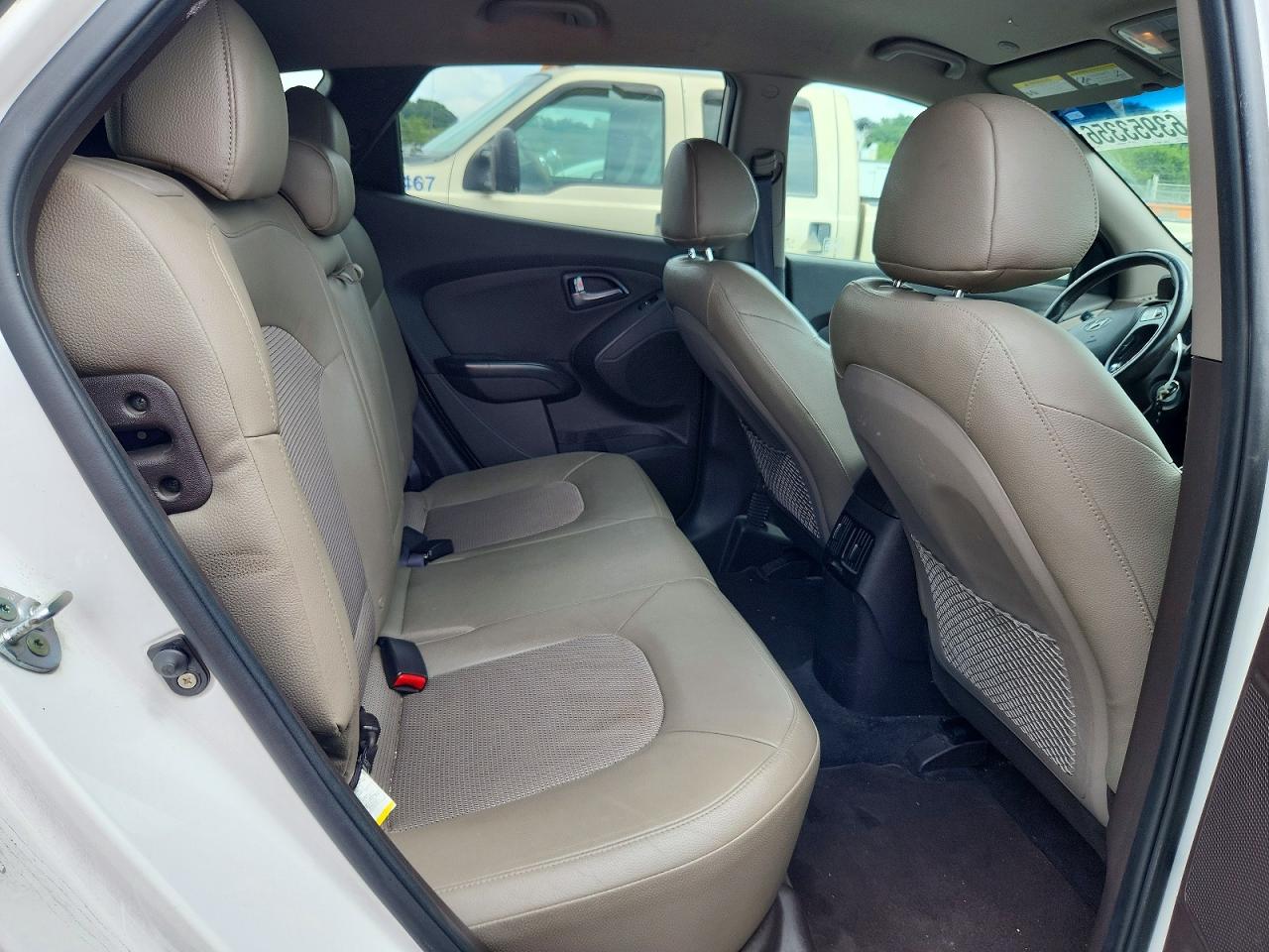 2015 Hyundai Tucson Se White vin: KM8JUCAG5FU109475