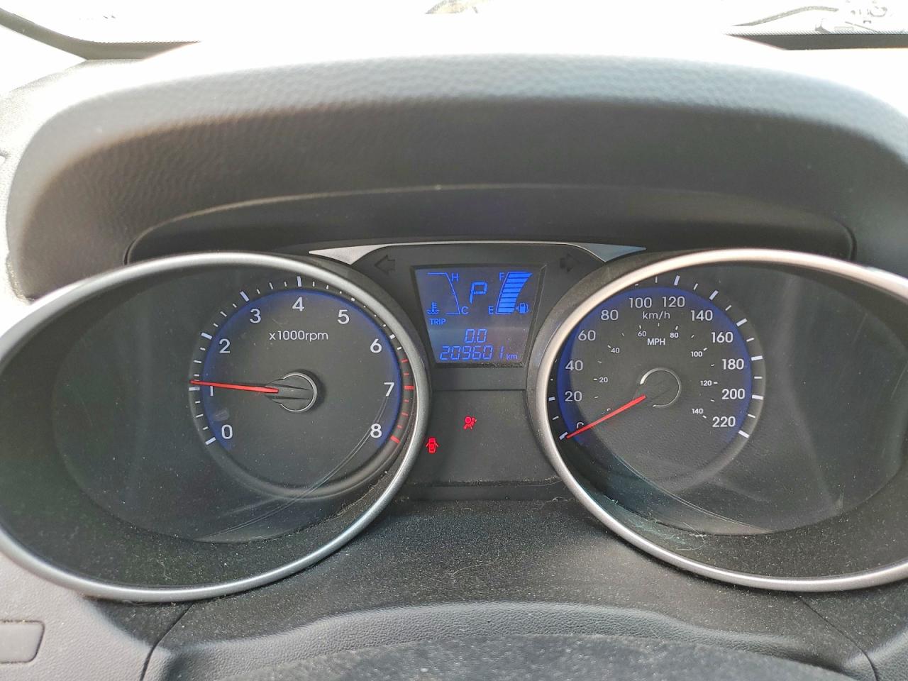 2014 Hyundai Tucson White vin: KM8JUCAG6EU792589