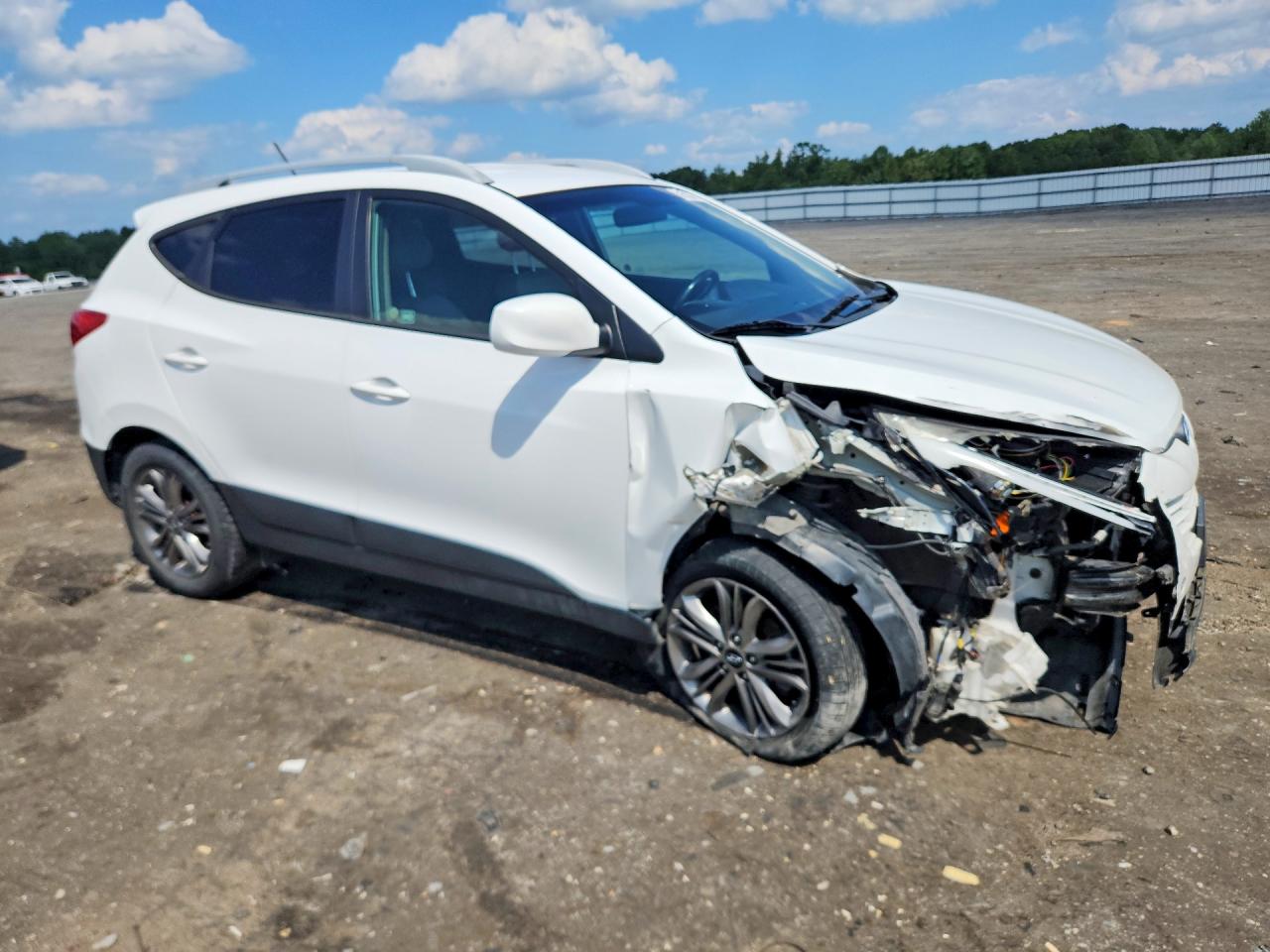 2015 Hyundai Tucson Se White vin: KM8JUCAG6FU006825