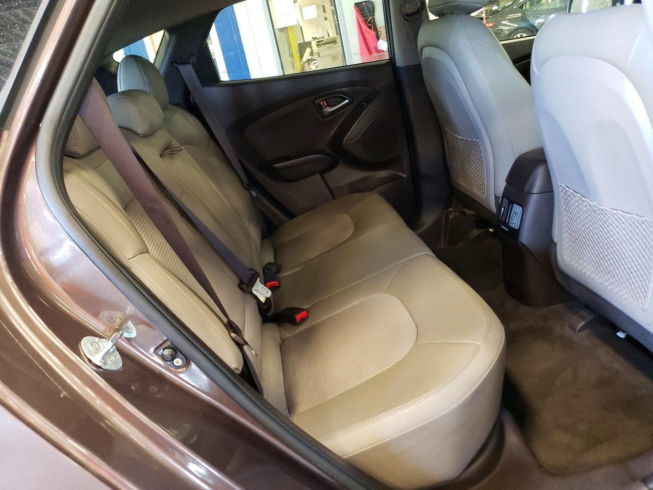2015 Hyundai Tucson Se Коричневый vin: KM8JUCAG6FU020062