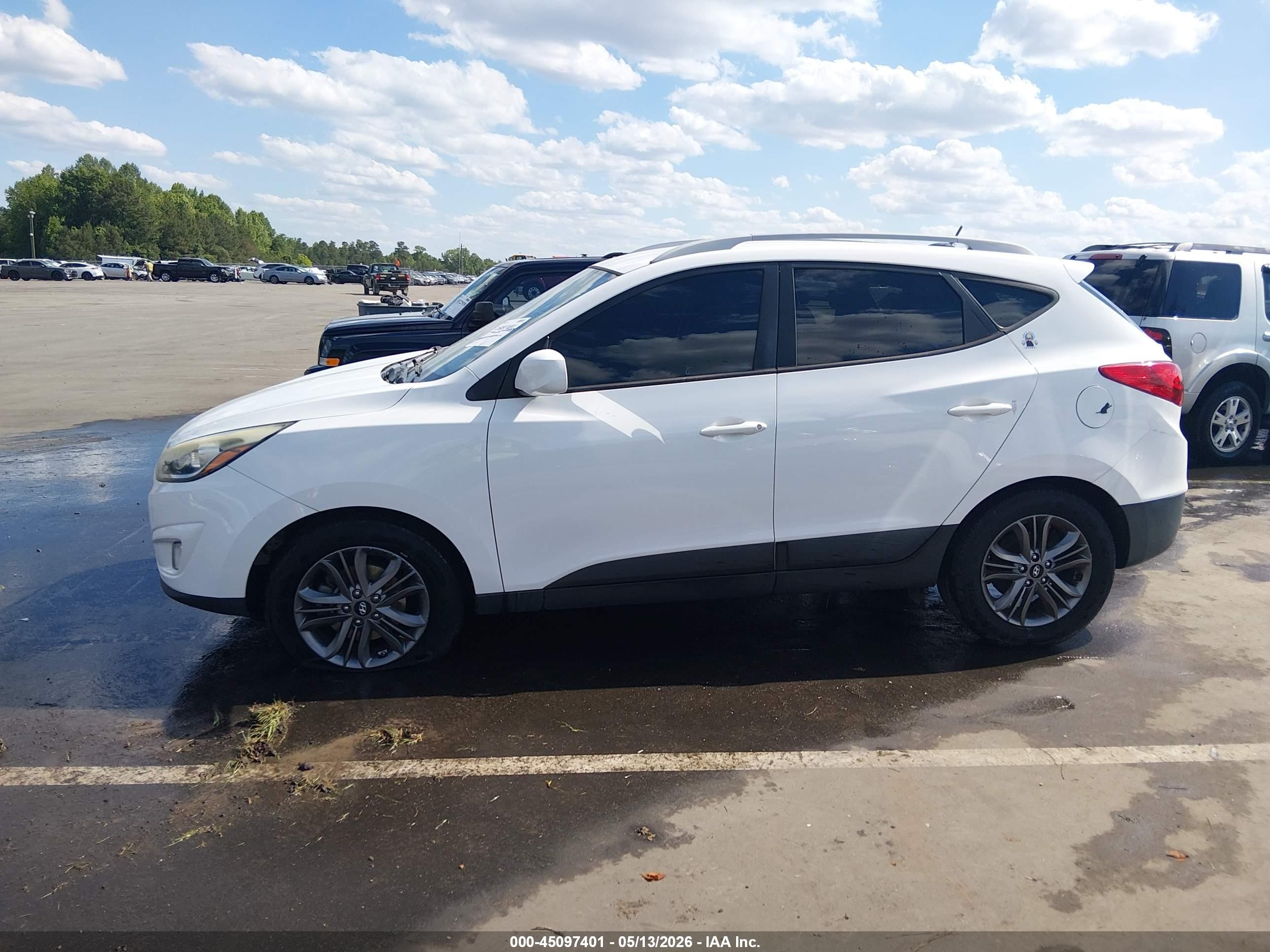 2015 Hyundai Tucson Se White vin: KM8JUCAG6FU085672