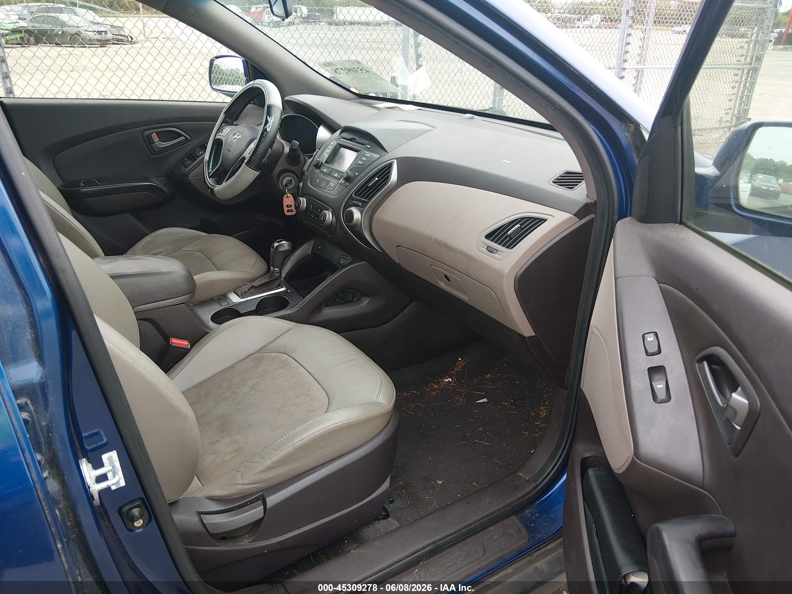 2014 Hyundai Tucson Se Синий vin: KM8JUCAG7EU895326
