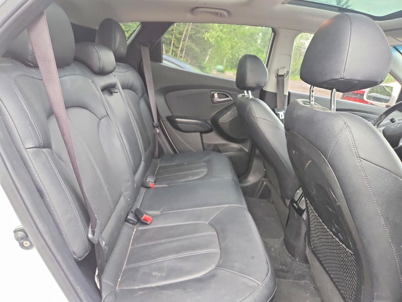 2015 Hyundai Tucson Se White vin: KM8JUCAG8FU055458