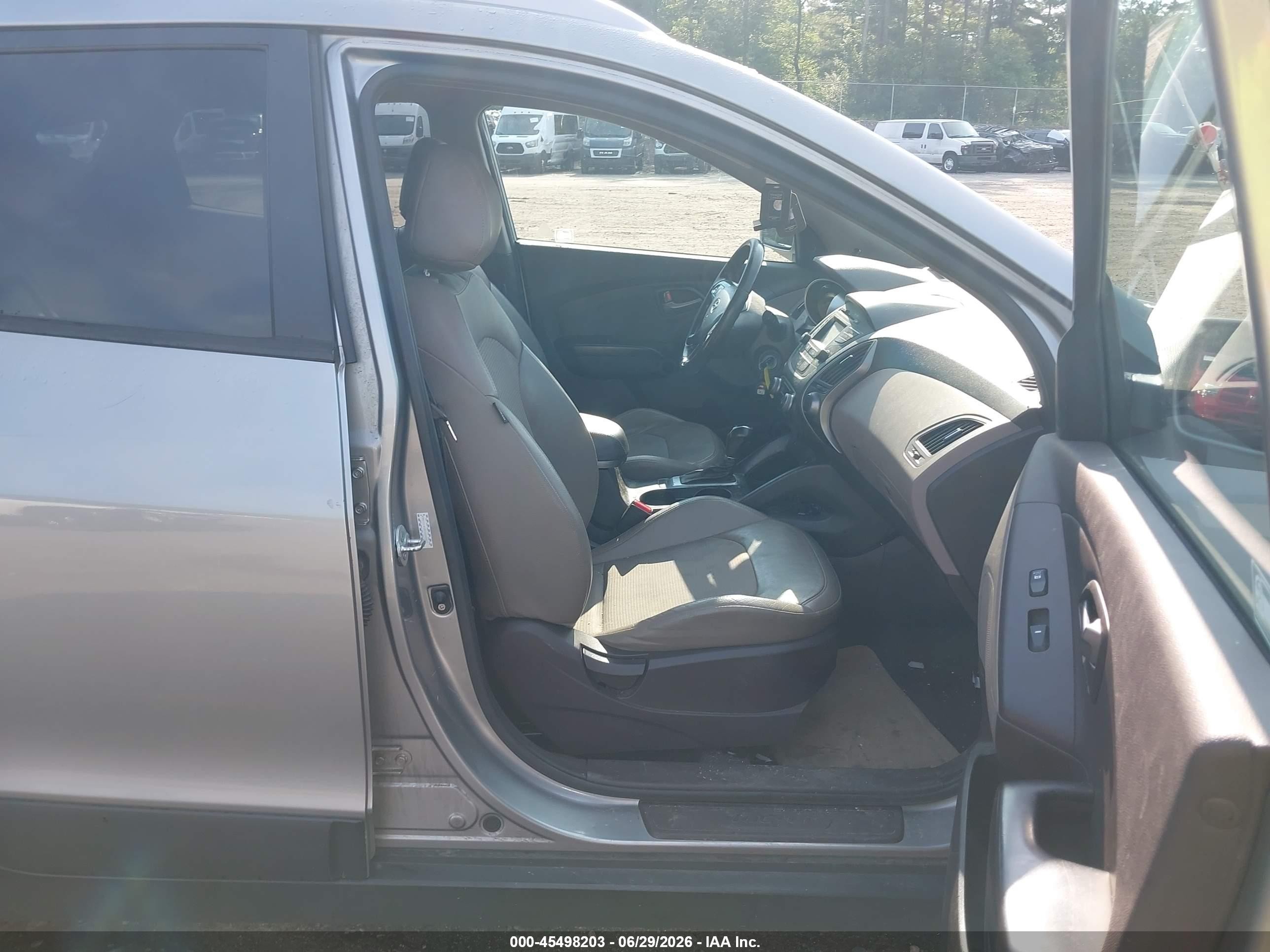 2015 Hyundai Tucson Se Silver vin: KM8JUCAG8FU090971