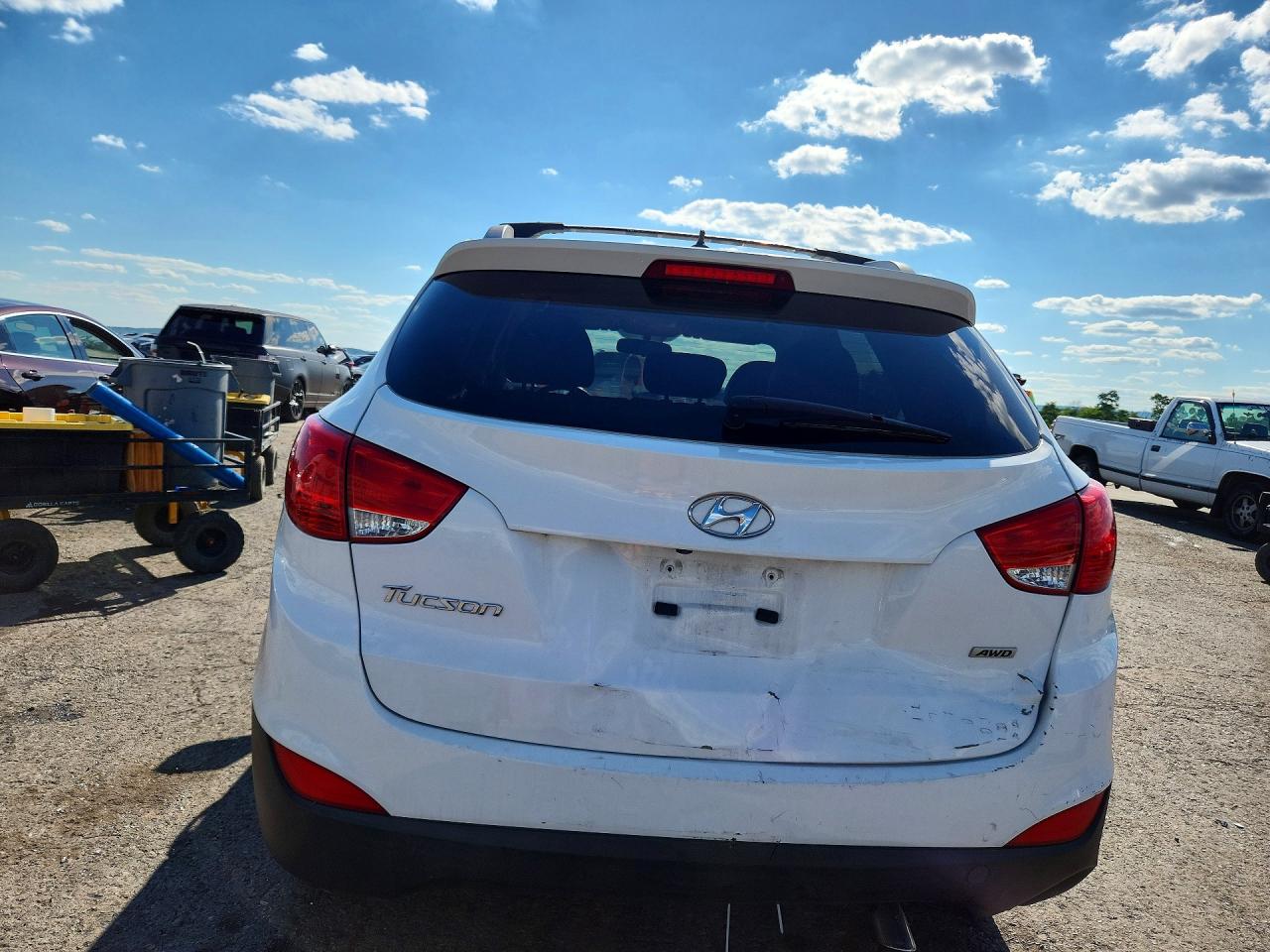 2014 Hyundai Tucson Se White vin: KM8JUCAG9EU798273