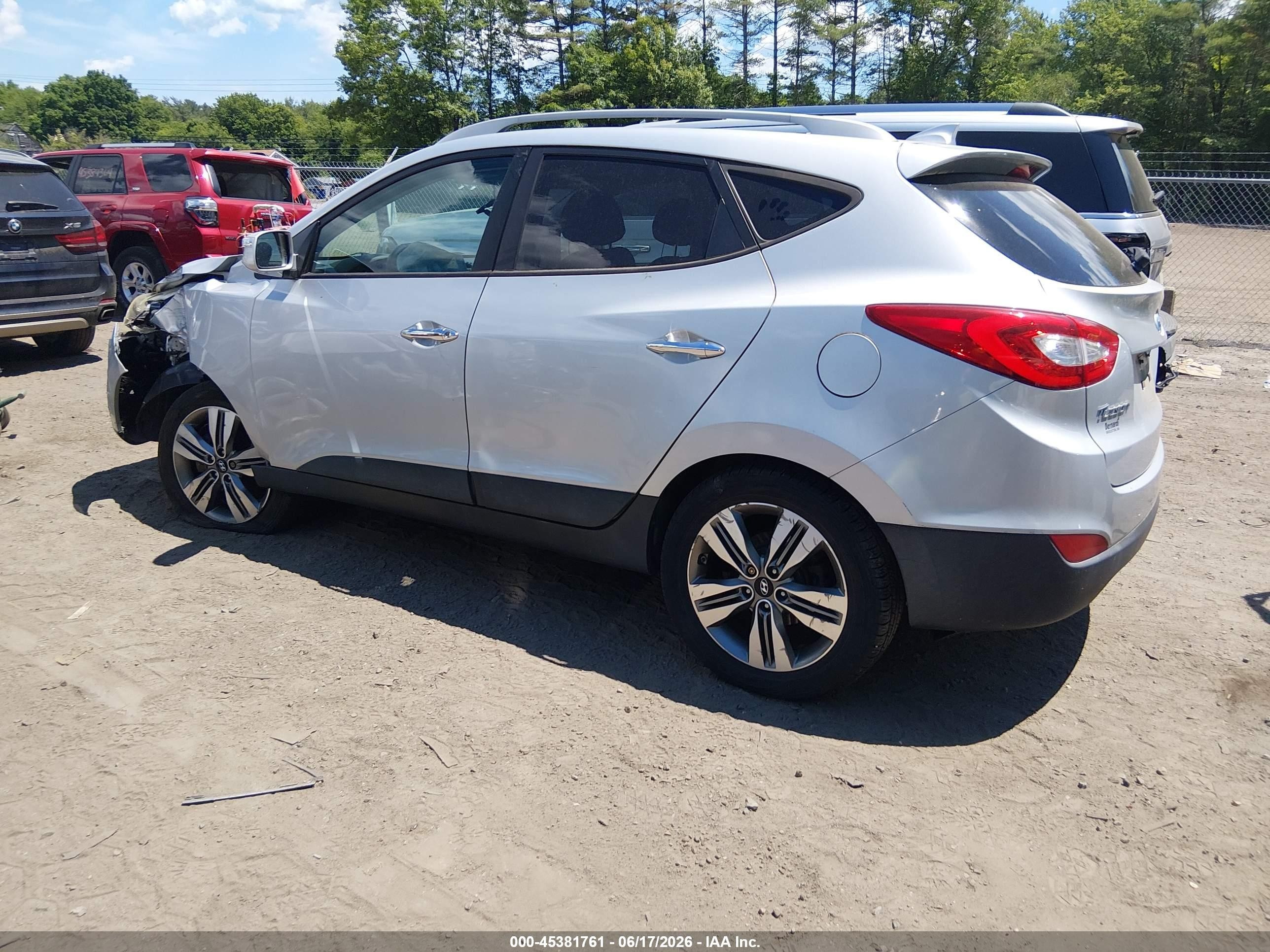 2015 Hyundai Tucson Limited Silver vin: KM8JUCAG9FU975633