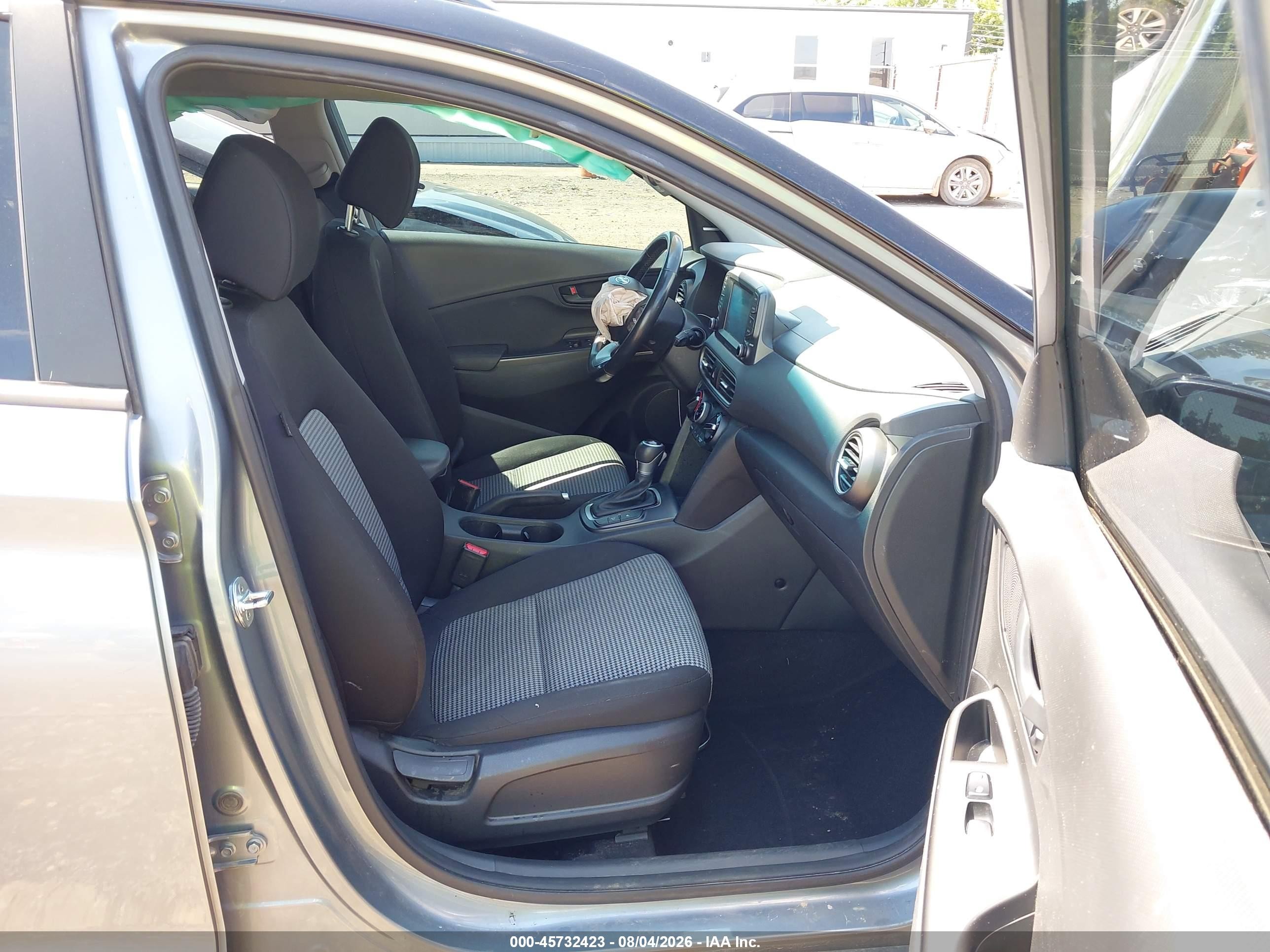 2020 Hyundai Kona Sel Silver vin: KM8K22AA2LU573397