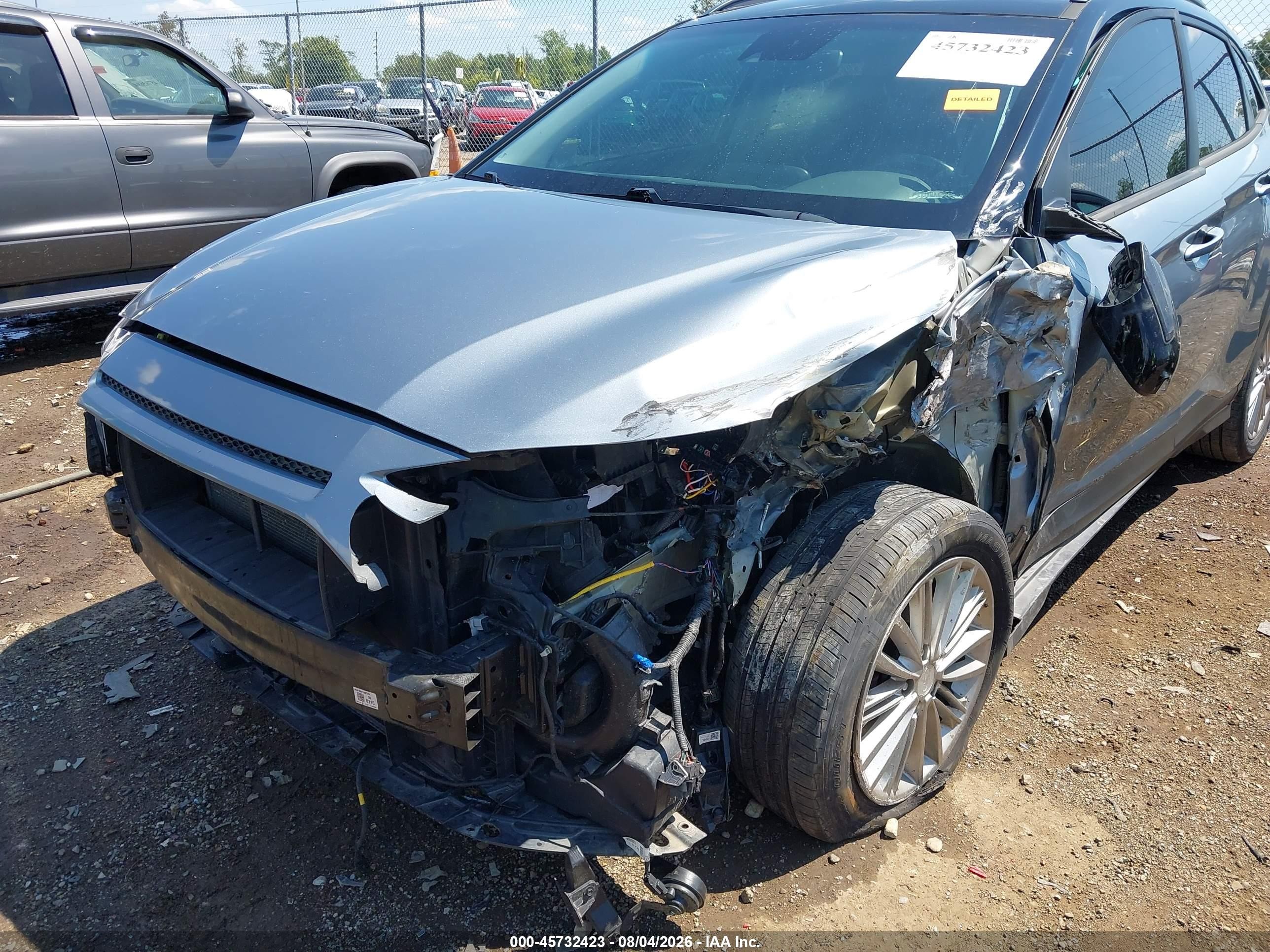 2020 Hyundai Kona Sel Silver vin: KM8K22AA2LU573397