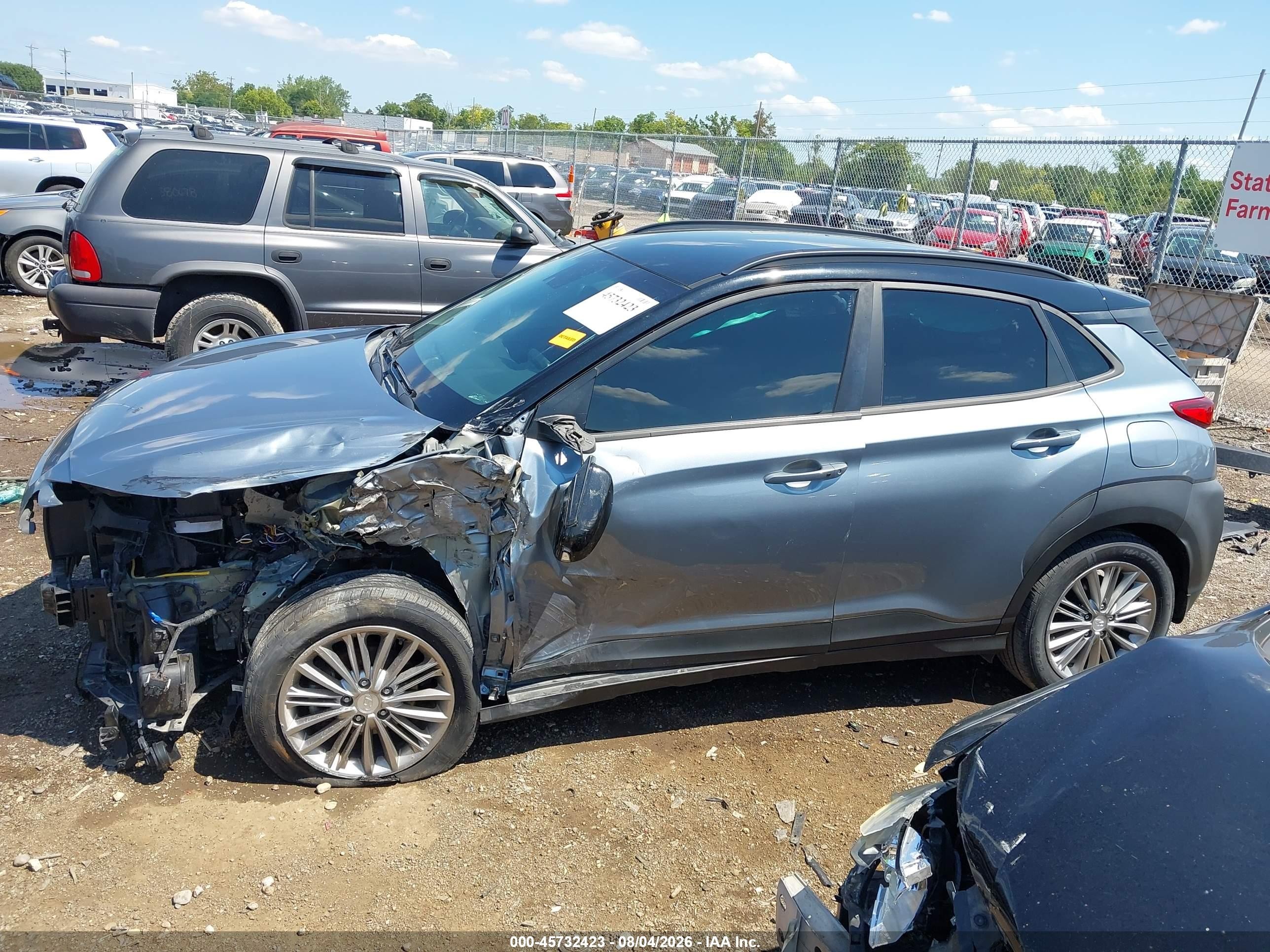 2020 Hyundai Kona Sel Silver vin: KM8K22AA2LU573397