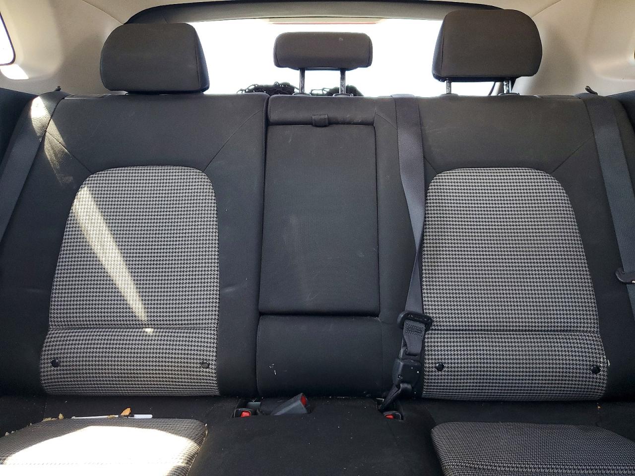 2018 Hyundai Kona Sel White vin: KM8K22AA8JU186057