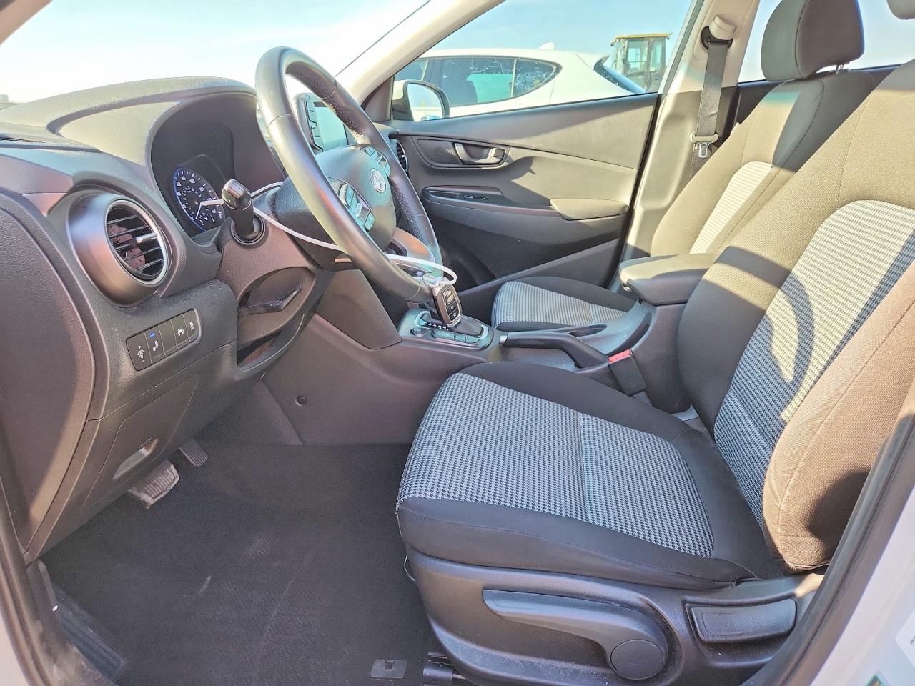 2020 Hyundai Kona Sel White vin: KM8K22AA8LU515374