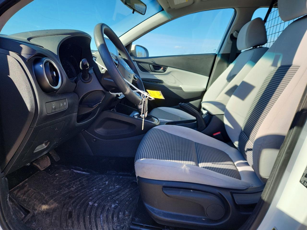 2023 Hyundai Kona Se White vin: KM8K22AB5PU041639