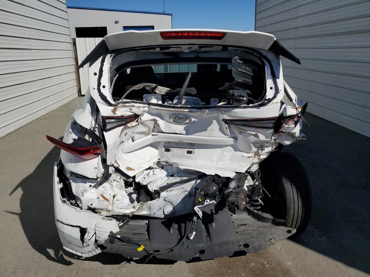 2023 Hyundai Kona Electric Se Белый vin: KM8K23AG4PU181487 Damage: Right Tail Light, Broken, Replacement Required