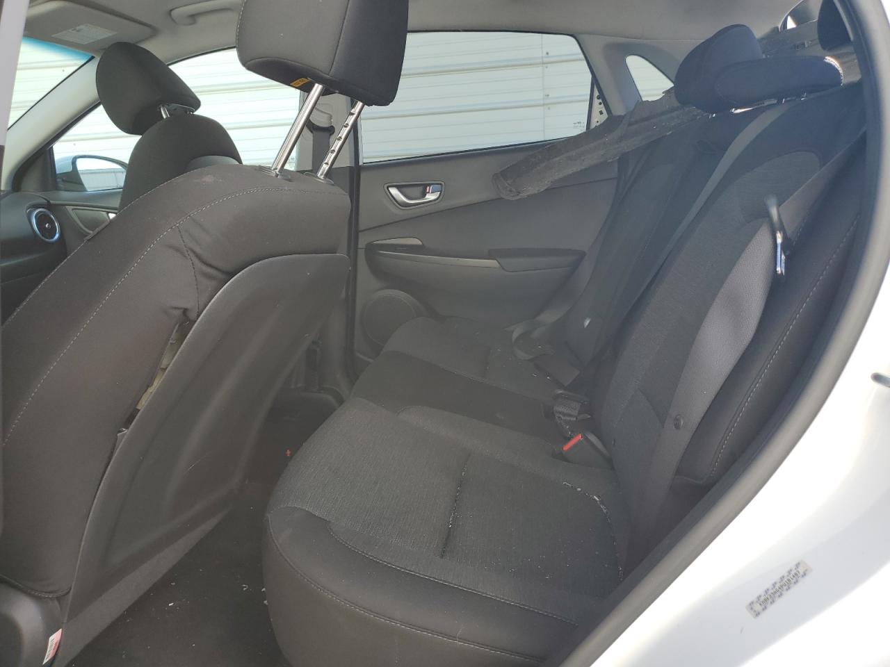 2023 Hyundai Kona Electric Se Белый vin: KM8K23AG4PU181487 Damage: Left Front Seat Back, Broken, Replacement Required