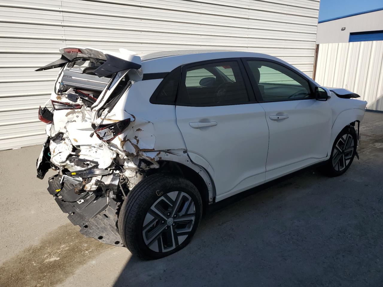 2023 Hyundai Kona Electric Se Белый vin: KM8K23AG4PU181487 Damage: Right Qtr Panel, Severe Damage, Replacement Required